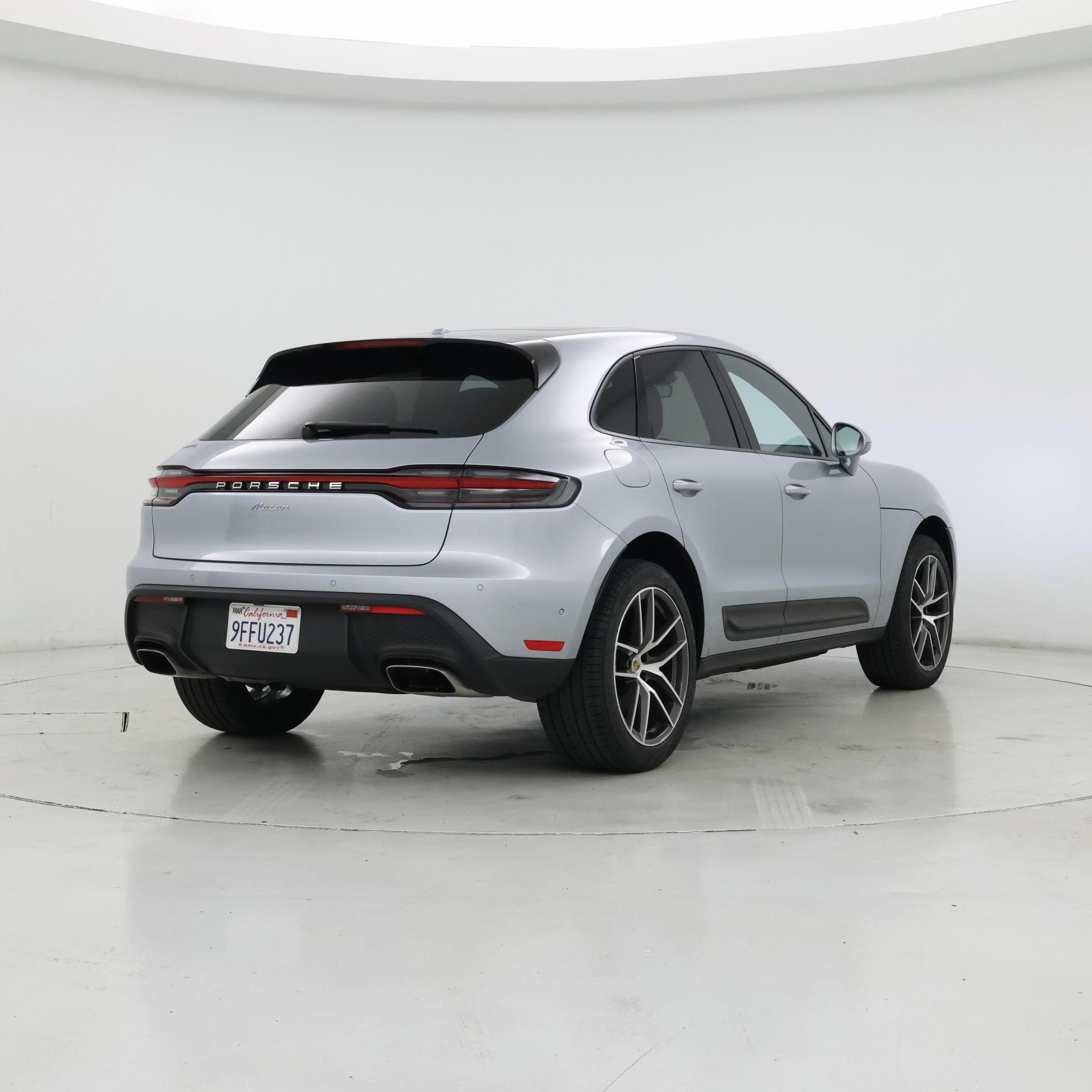 Thumbnail: 2023 Porsche Macan - 8