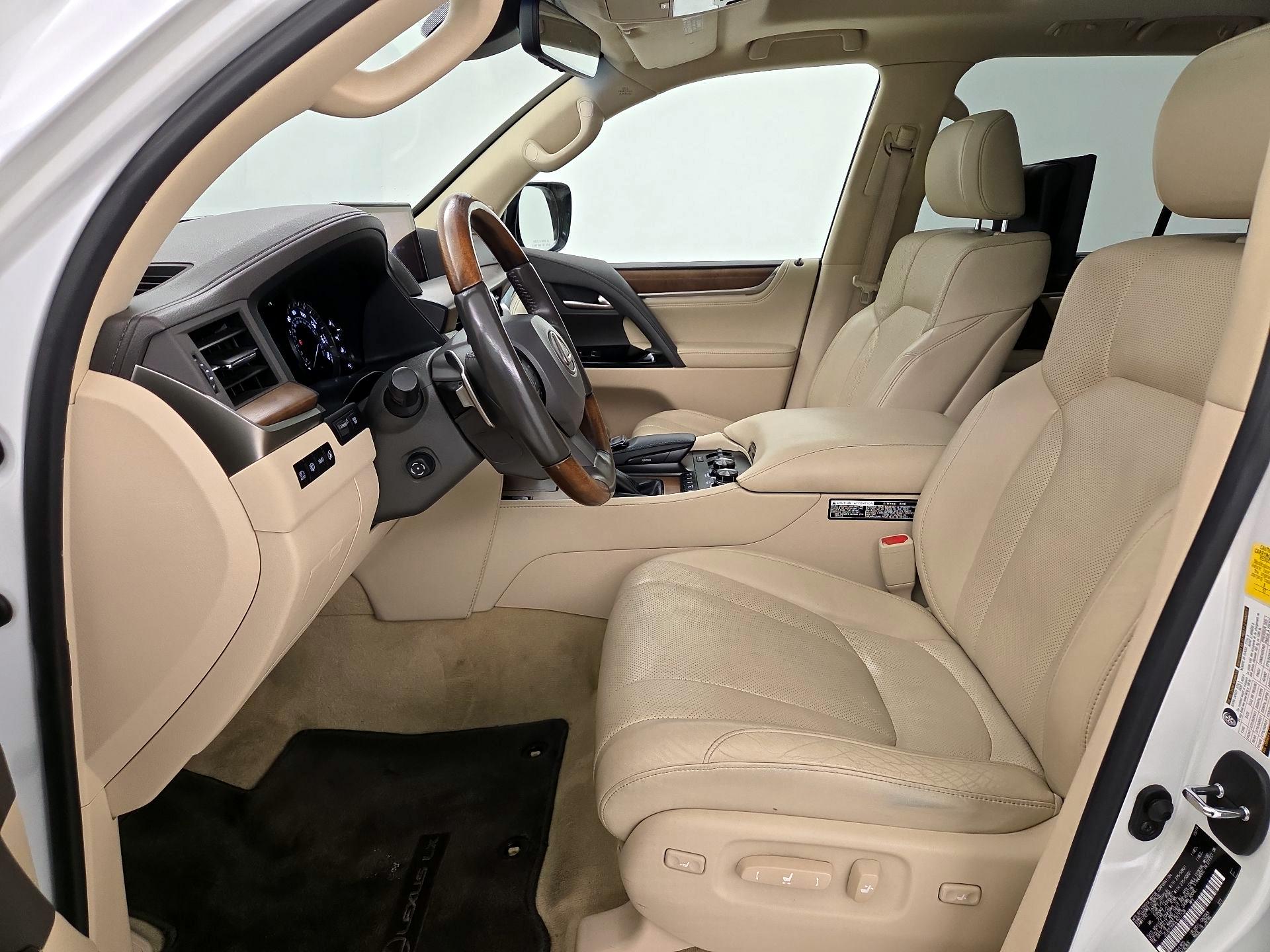 Thumbnail: 2020 Lexus LX - 11