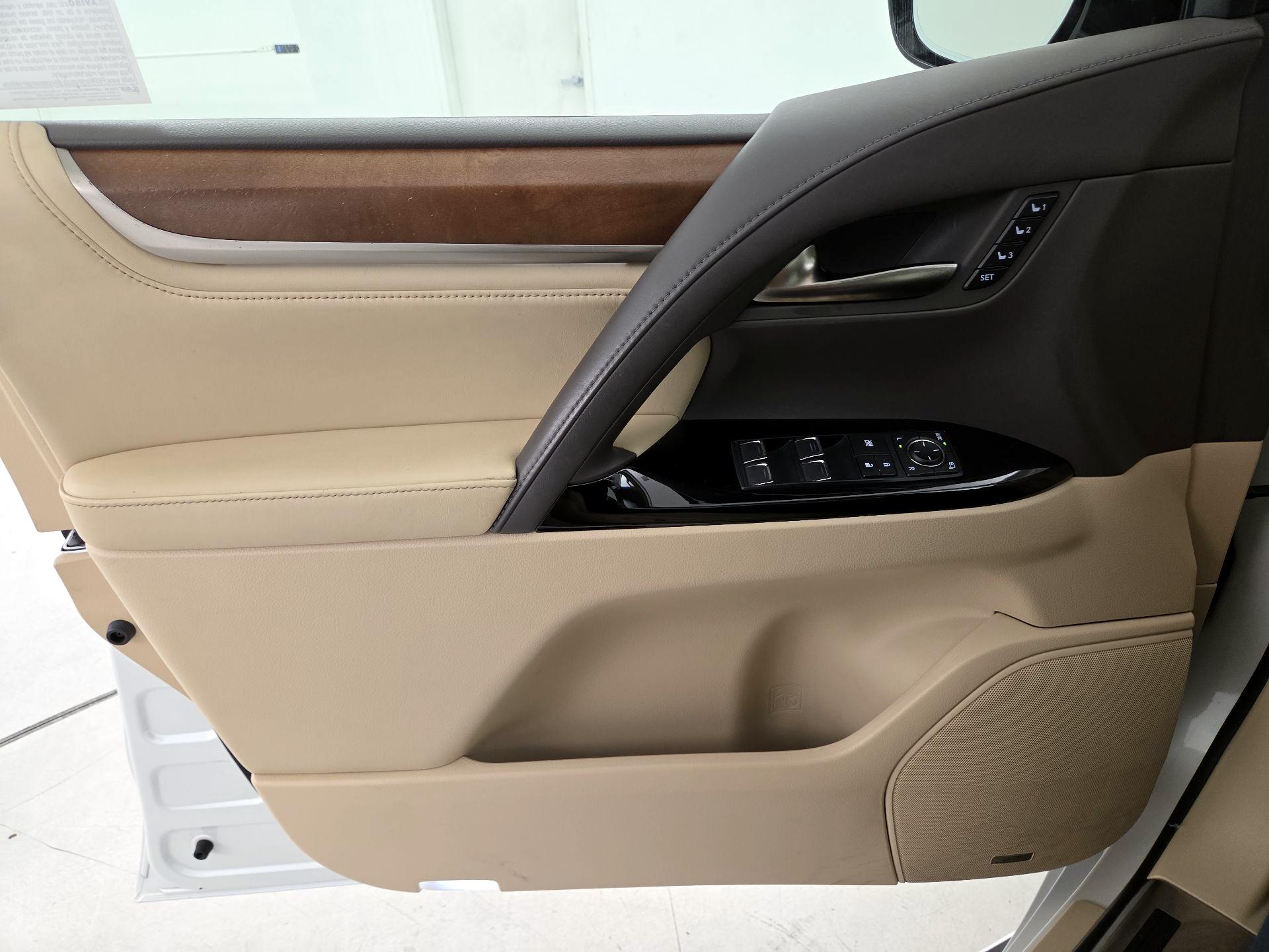 Thumbnail: 2020 Lexus LX - 12