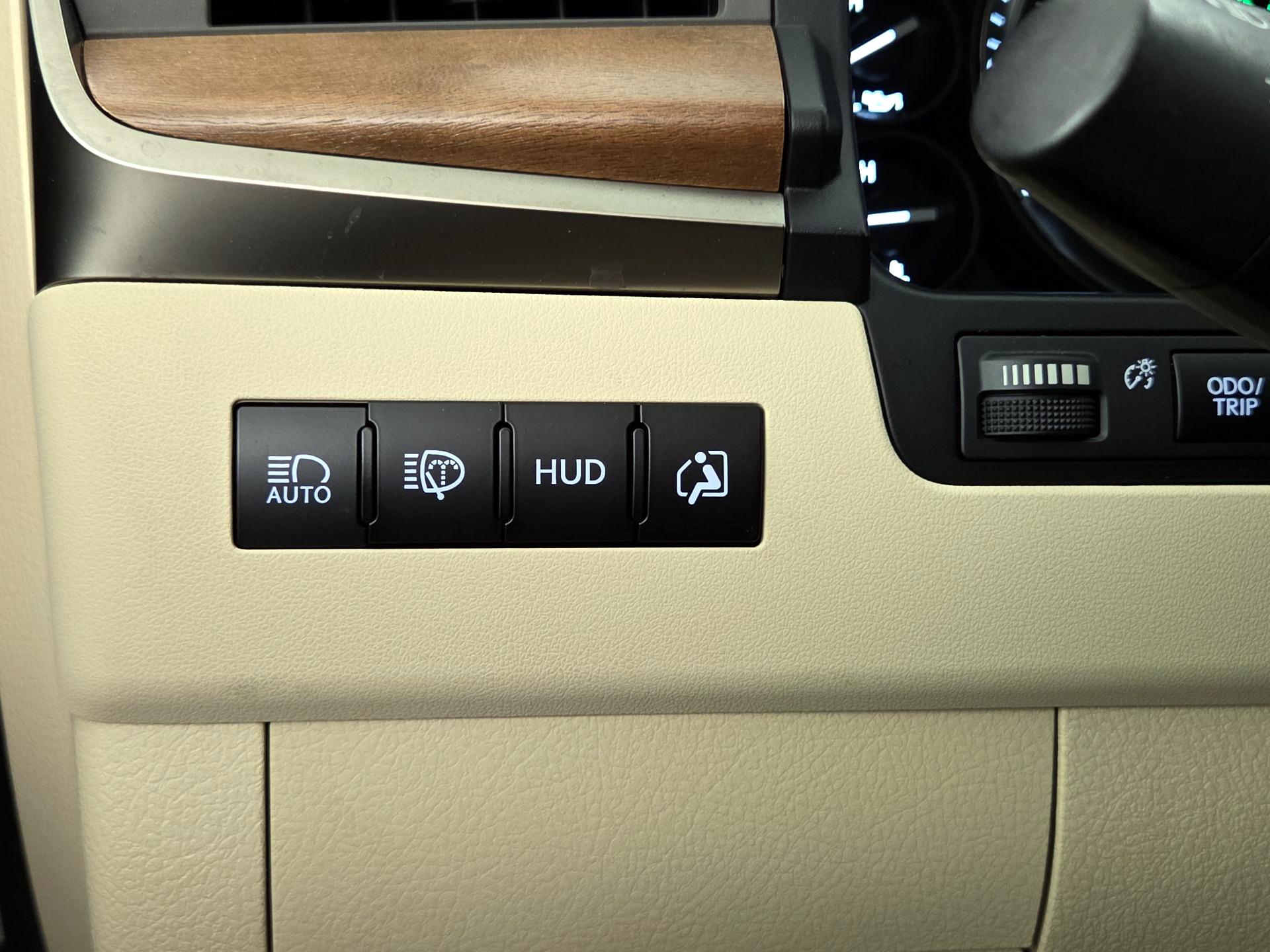 Thumbnail: 2020 Lexus LX - 13