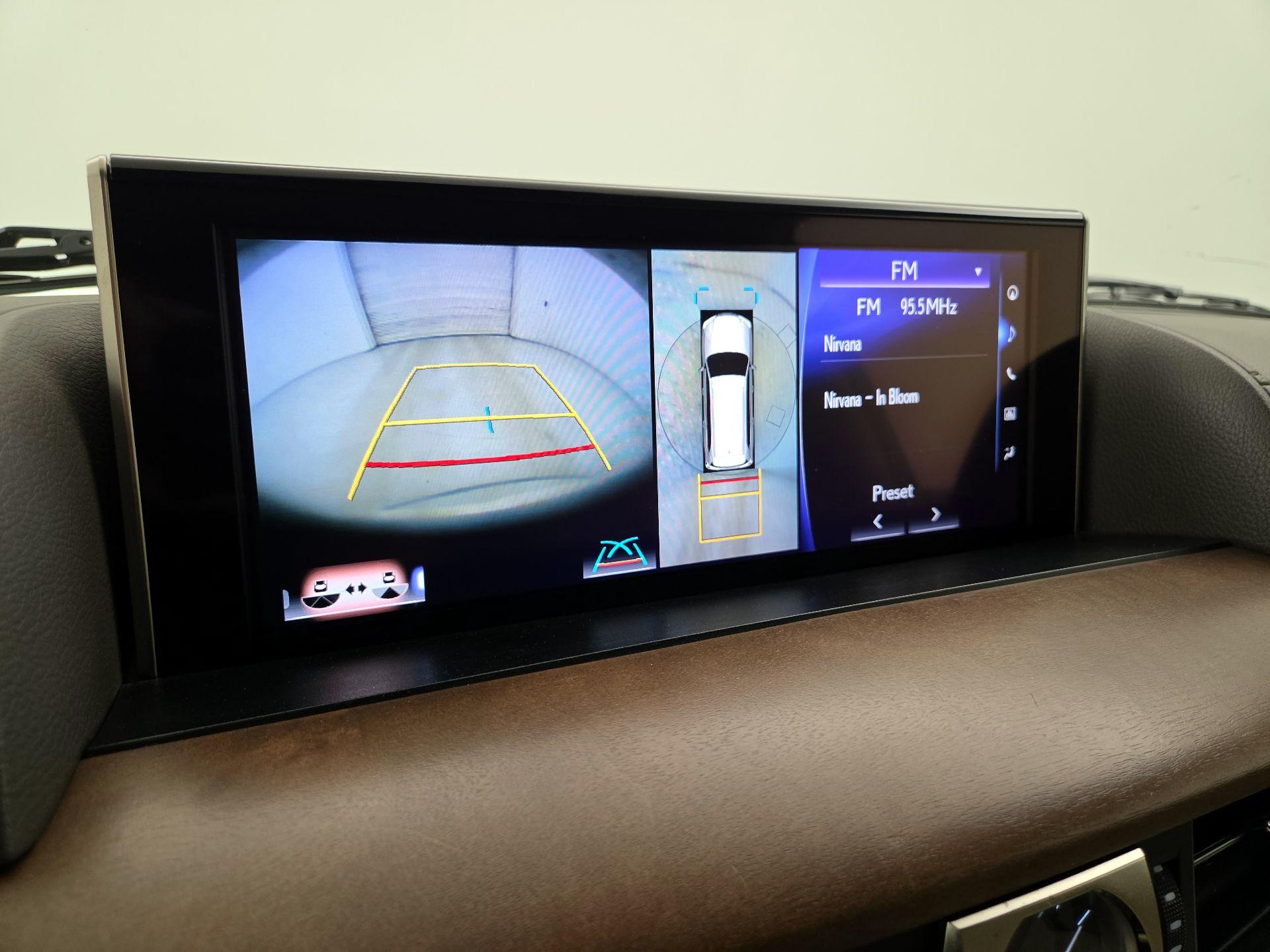 Thumbnail: 2020 Lexus LX - 15