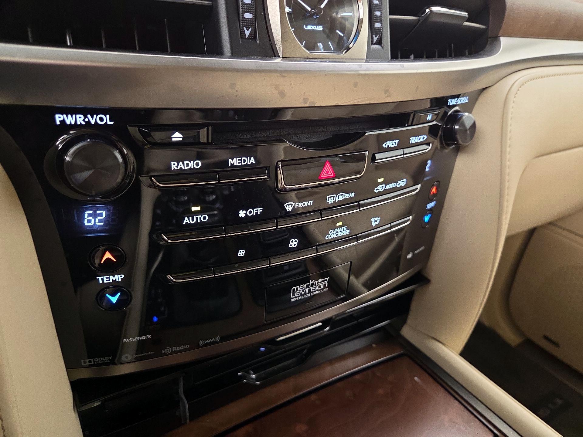 Thumbnail: 2020 Lexus LX - 17