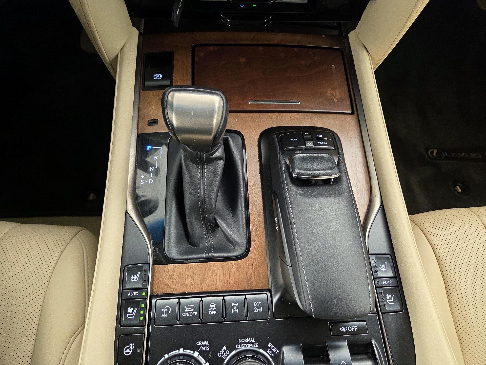 Thumbnail: 2020 Lexus LX - 18