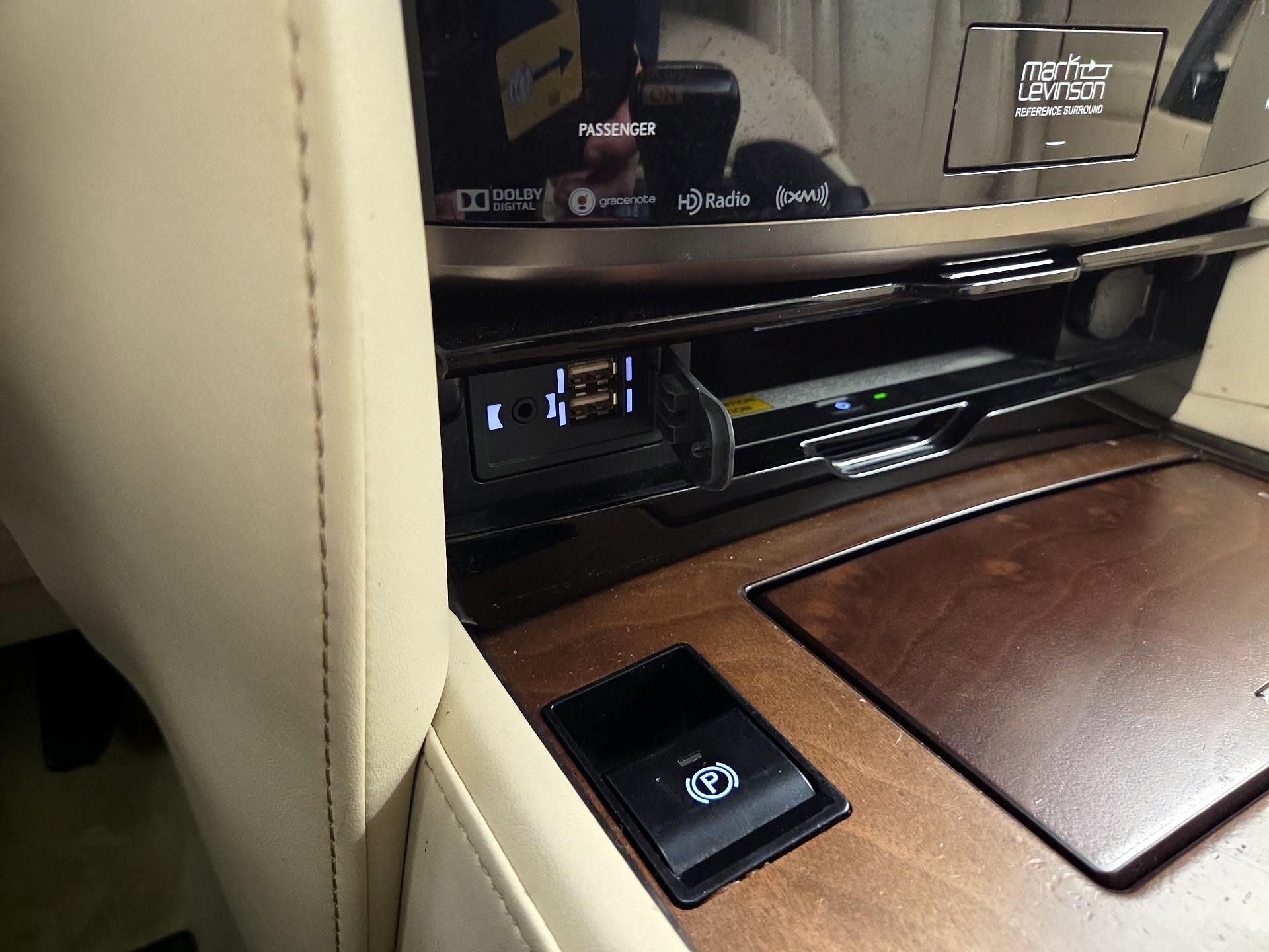 Thumbnail: 2020 Lexus LX - 19