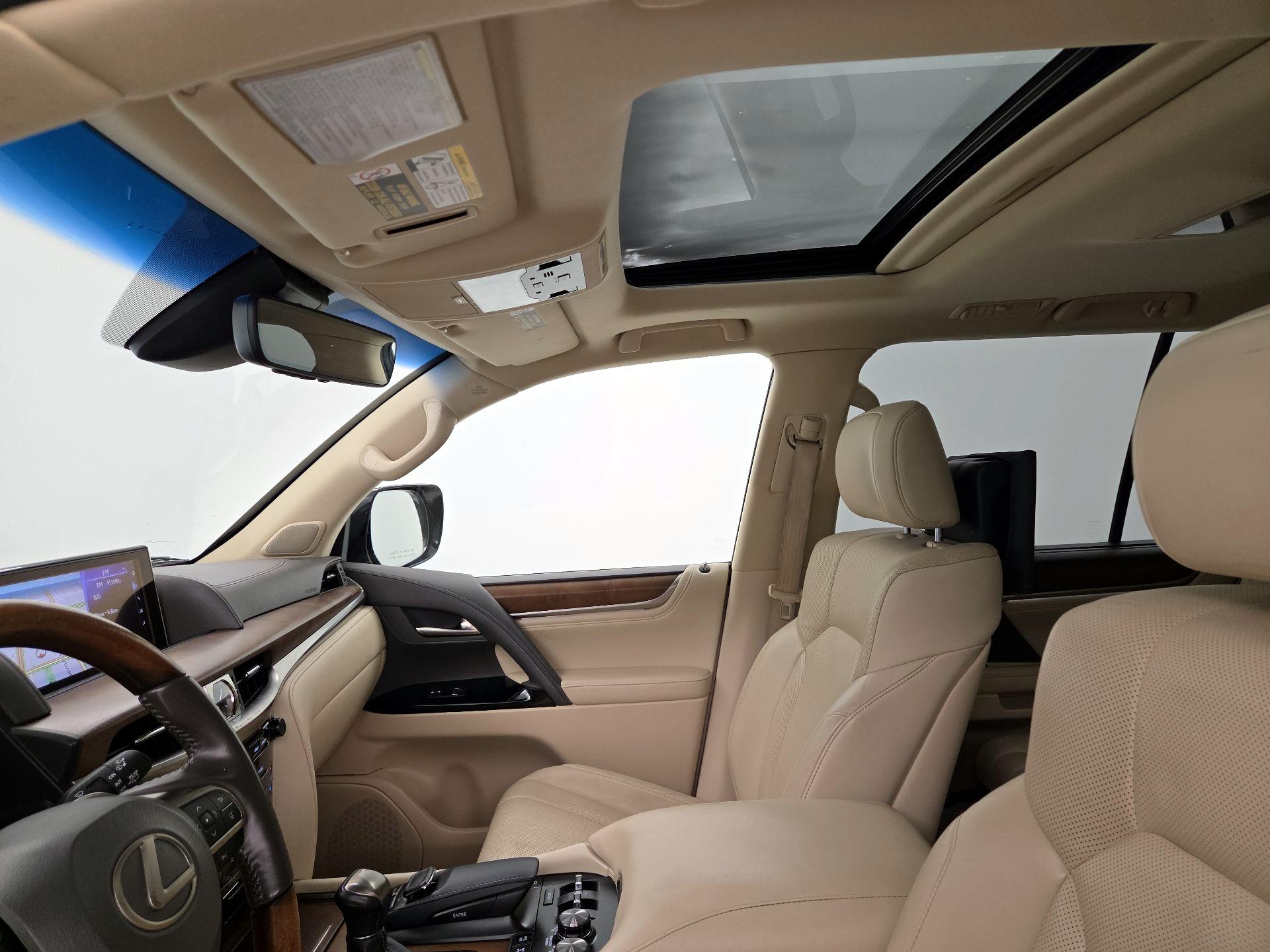 Thumbnail: 2020 Lexus LX - 20