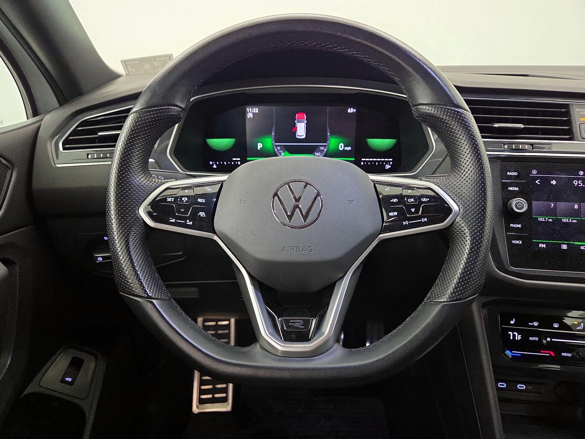 Thumbnail: 2022 Volkswagen Tiguan - 10