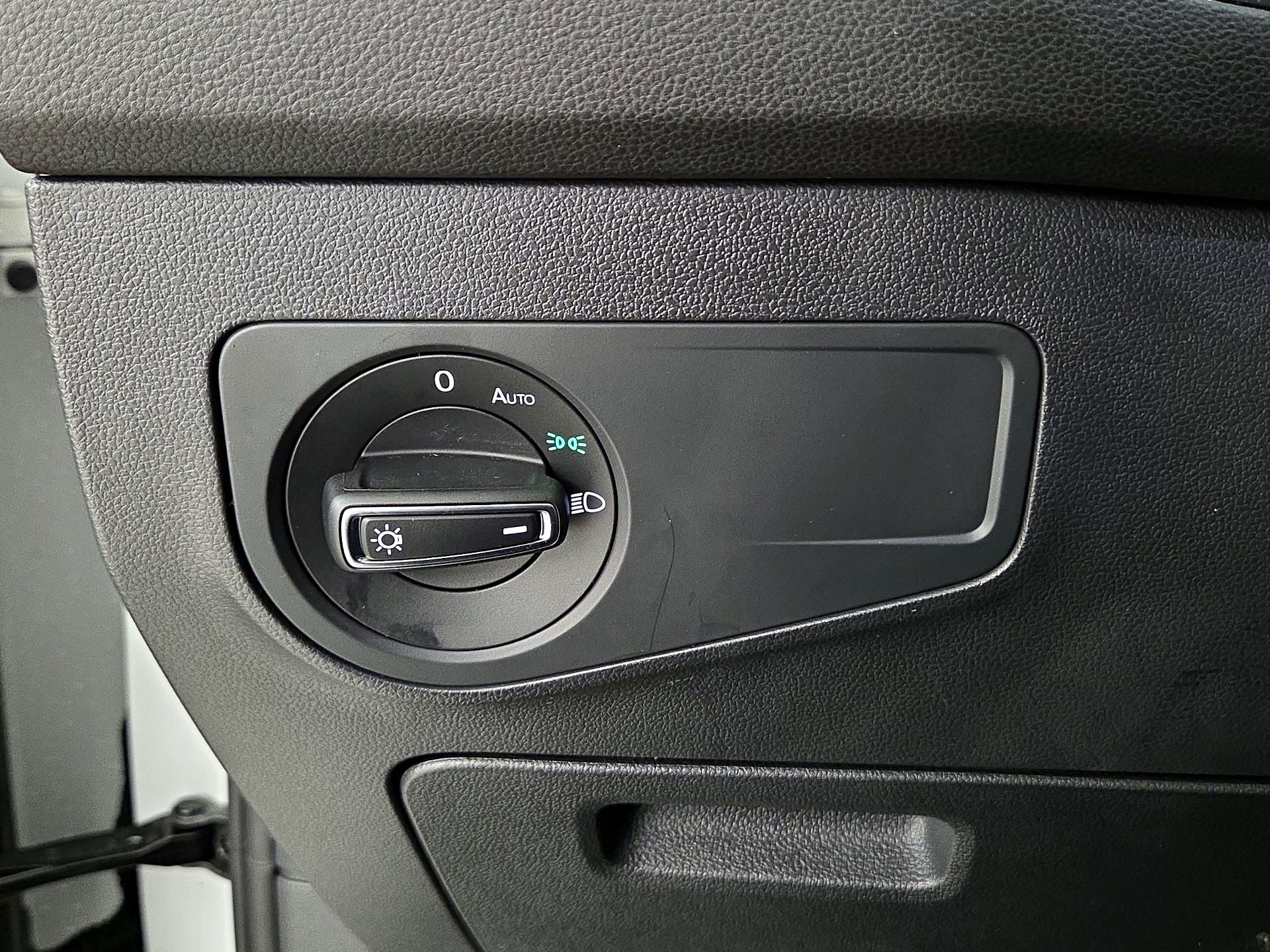 Thumbnail: 2022 Volkswagen Tiguan - 13