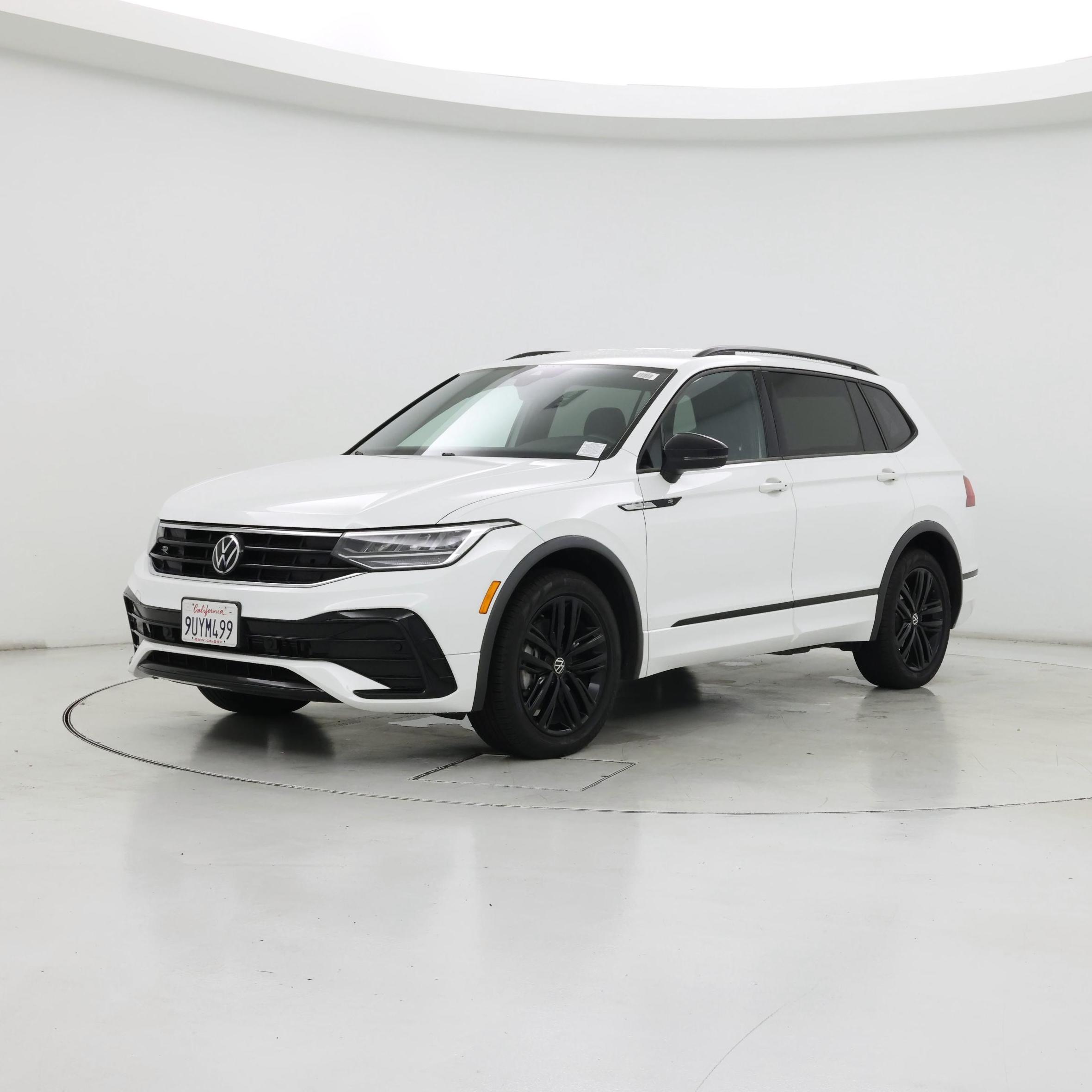 Thumbnail: 2022 Volkswagen Tiguan - 4