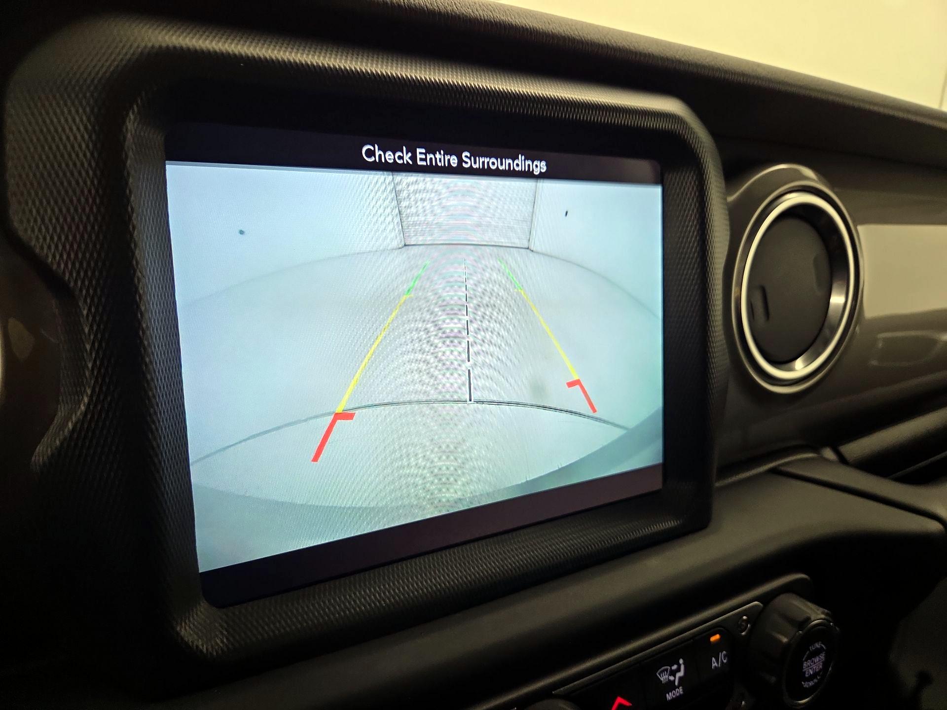 Thumbnail: 2018 Jeep Wrangler - 15