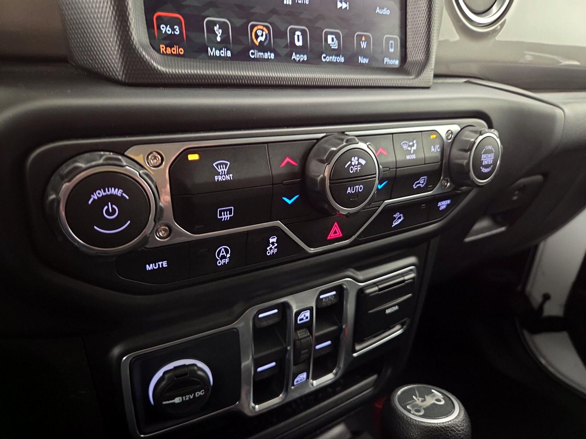 Thumbnail: 2018 Jeep Wrangler - 17