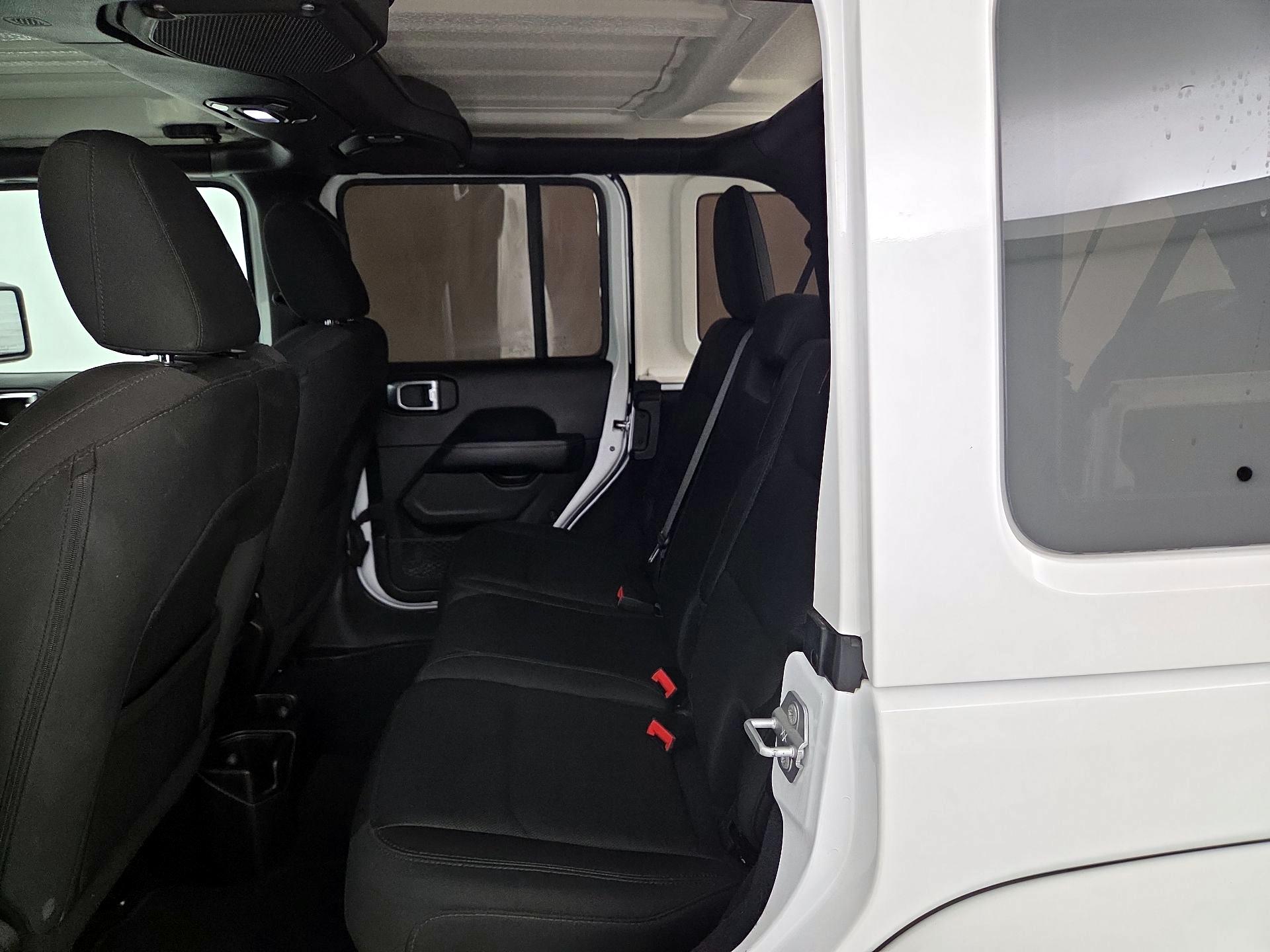 Thumbnail: 2018 Jeep Wrangler - 20