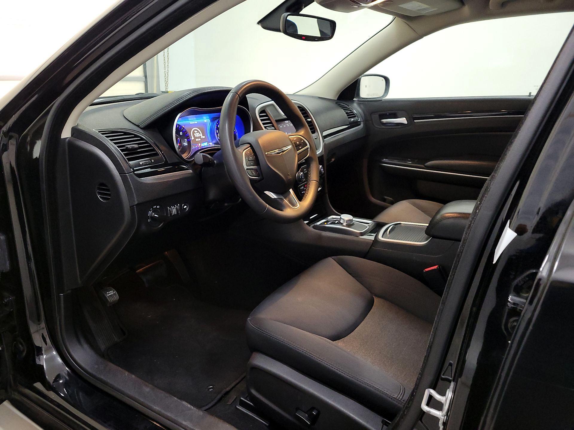 Thumbnail: 2023 Chrysler 300 - 11