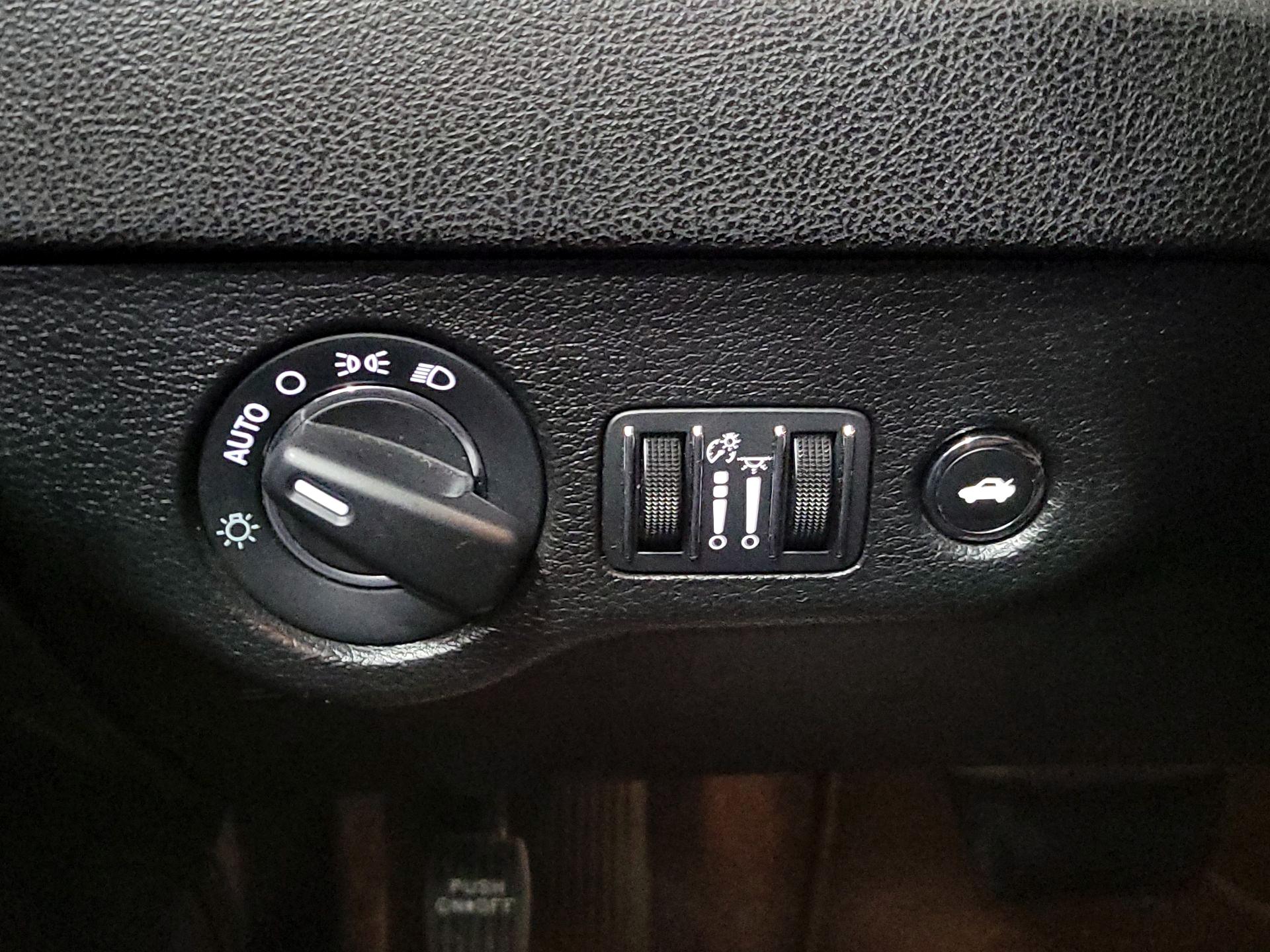 Thumbnail: 2023 Chrysler 300 - 13