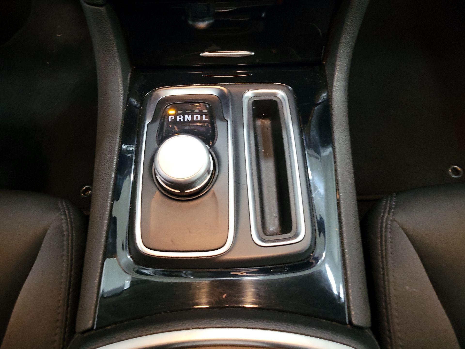 Thumbnail: 2023 Chrysler 300 - 17