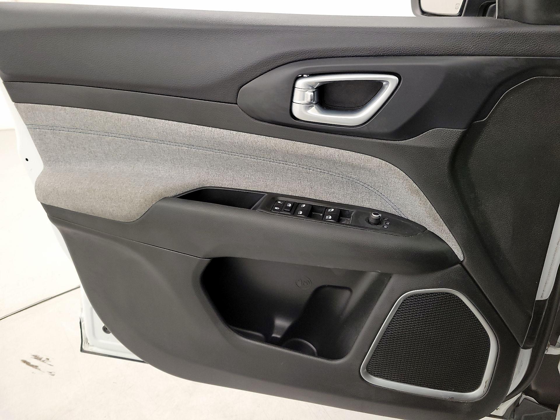 Thumbnail: 2023 Jeep Compass - 12