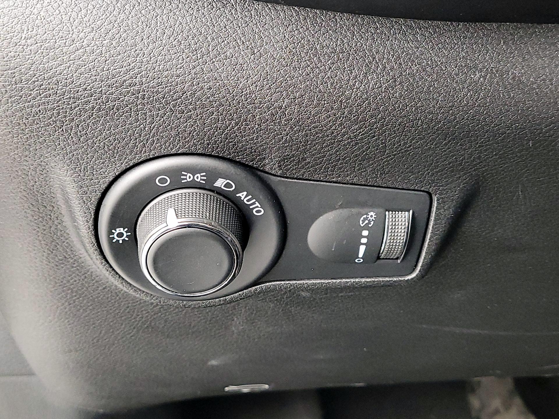 Thumbnail: 2023 Jeep Compass - 13