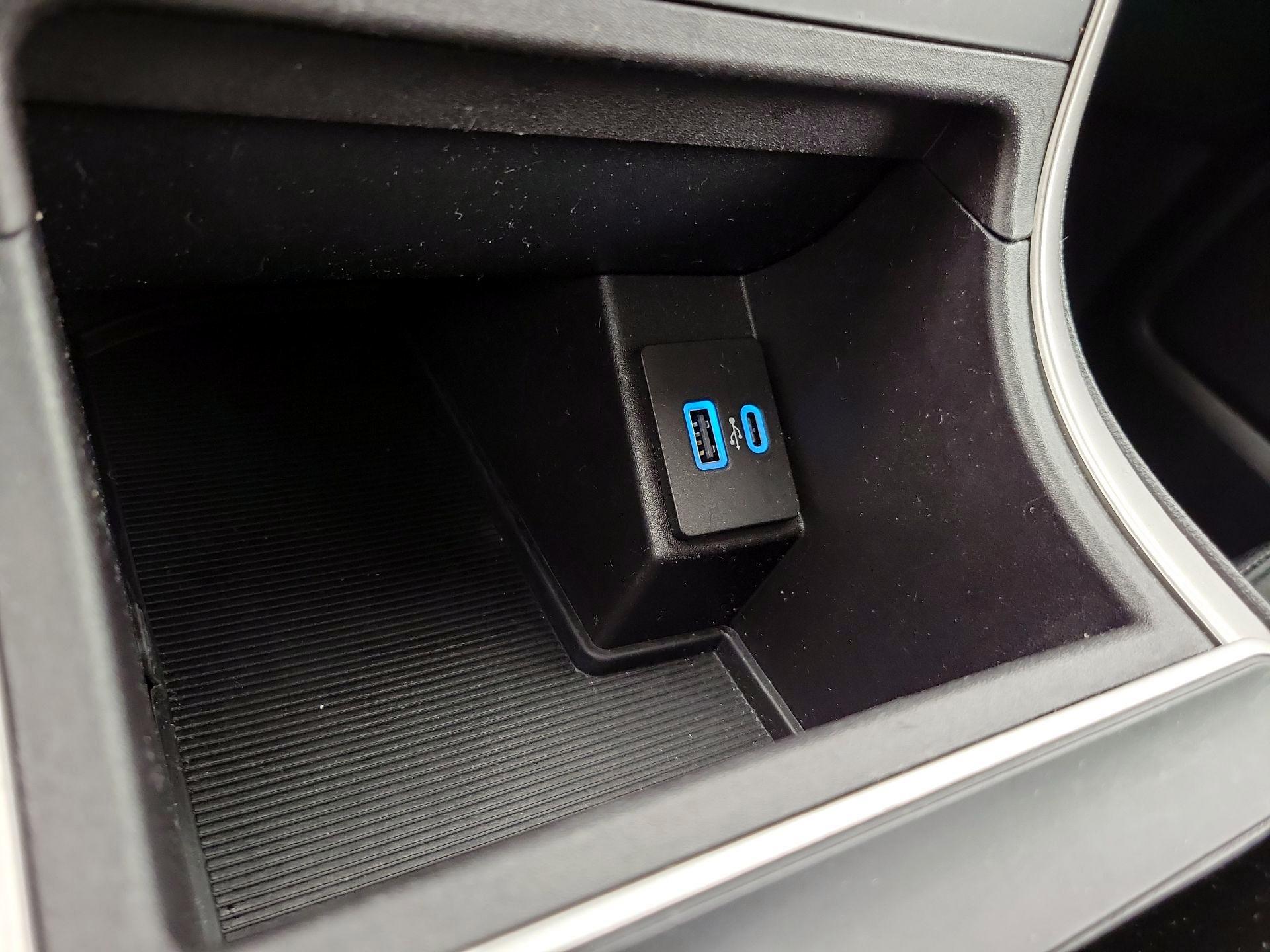 Thumbnail: 2023 Ford Edge - 18