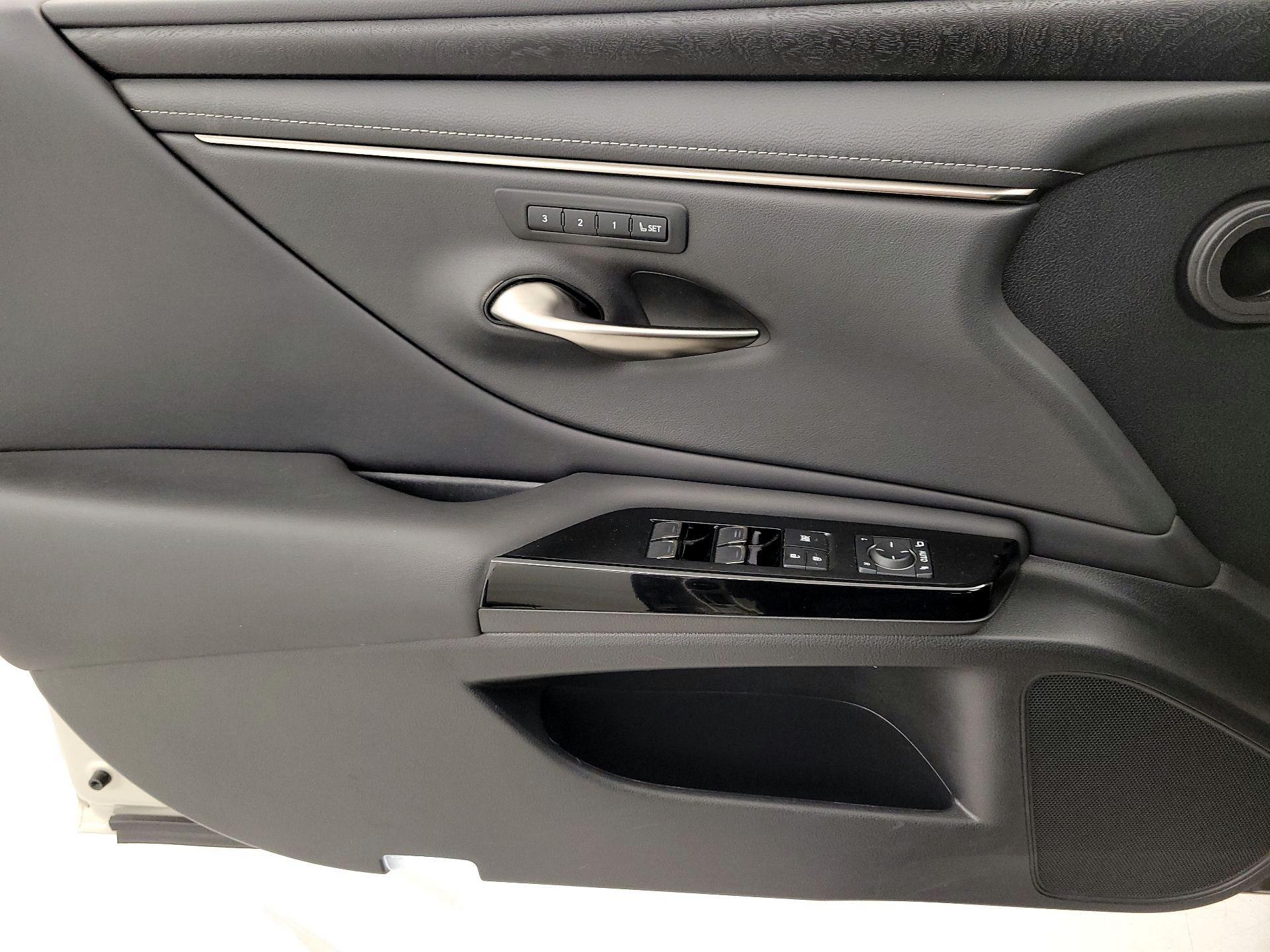 Thumbnail: 2023 Lexus ES - 12