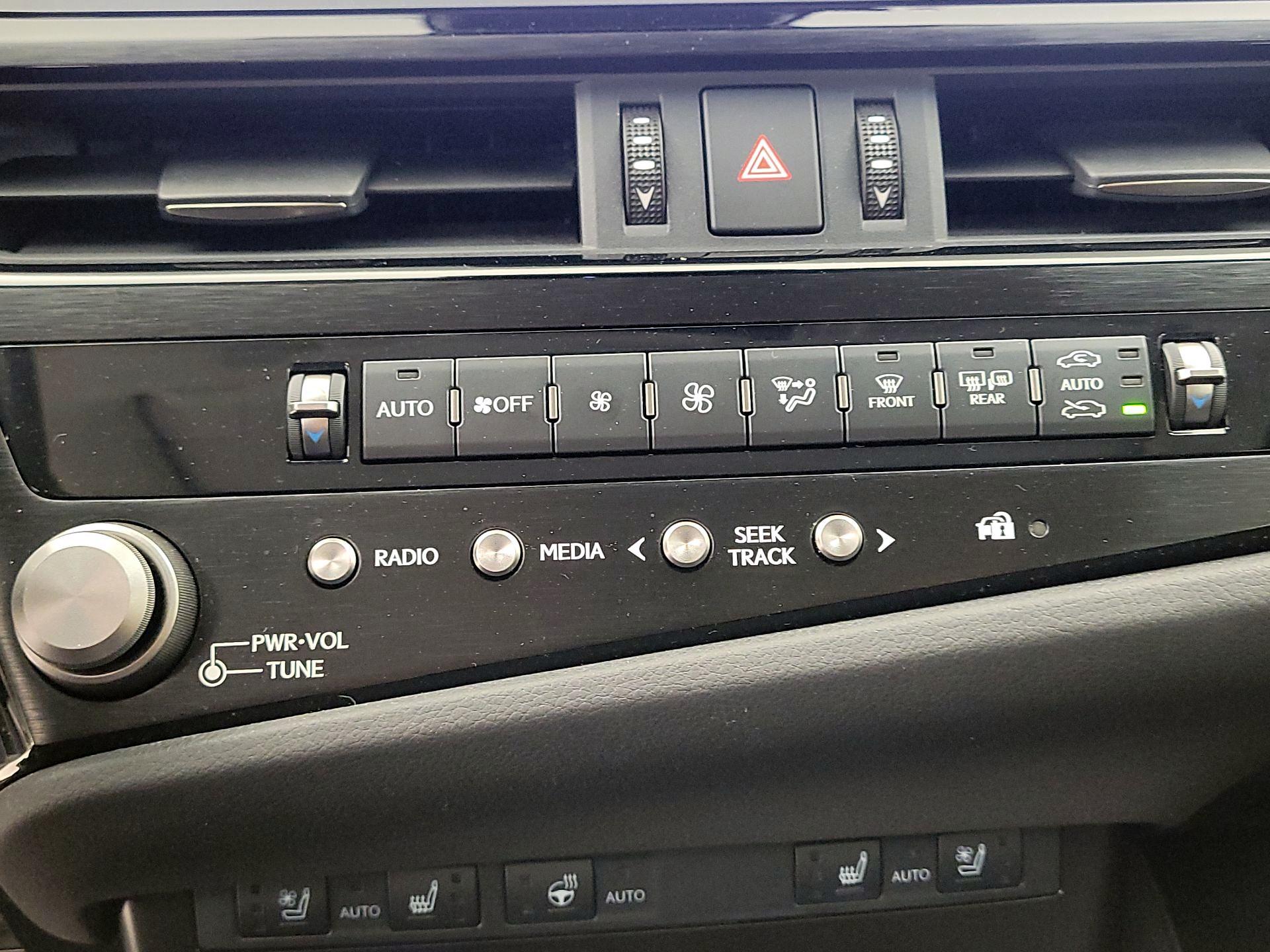 Thumbnail: 2023 Lexus ES - 15