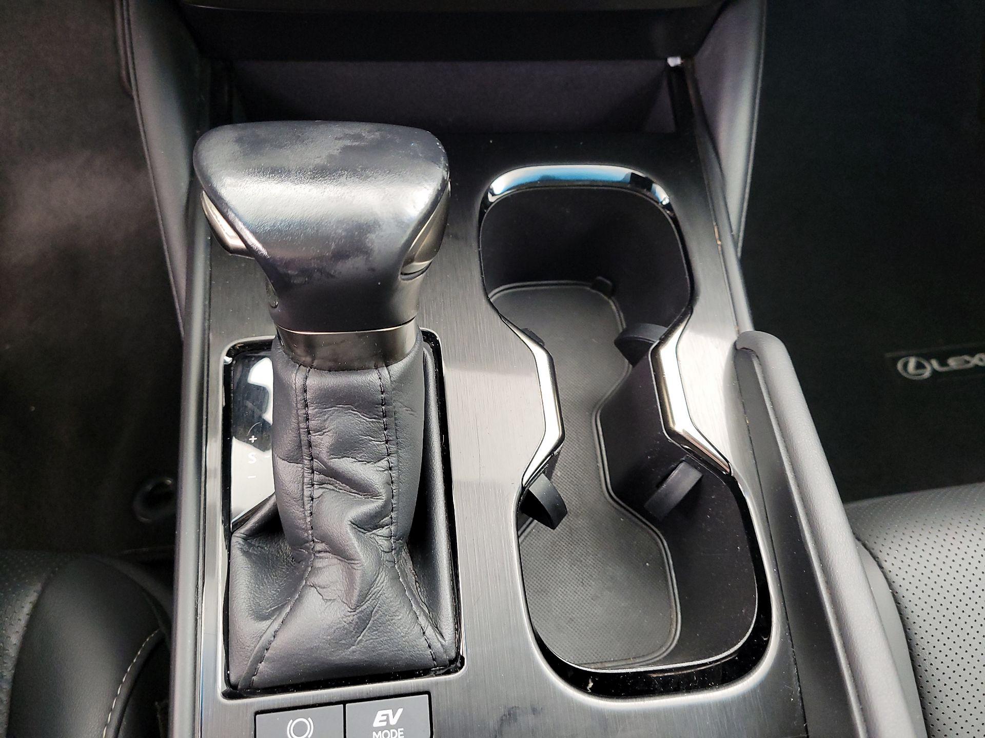 Thumbnail: 2023 Lexus ES - 16