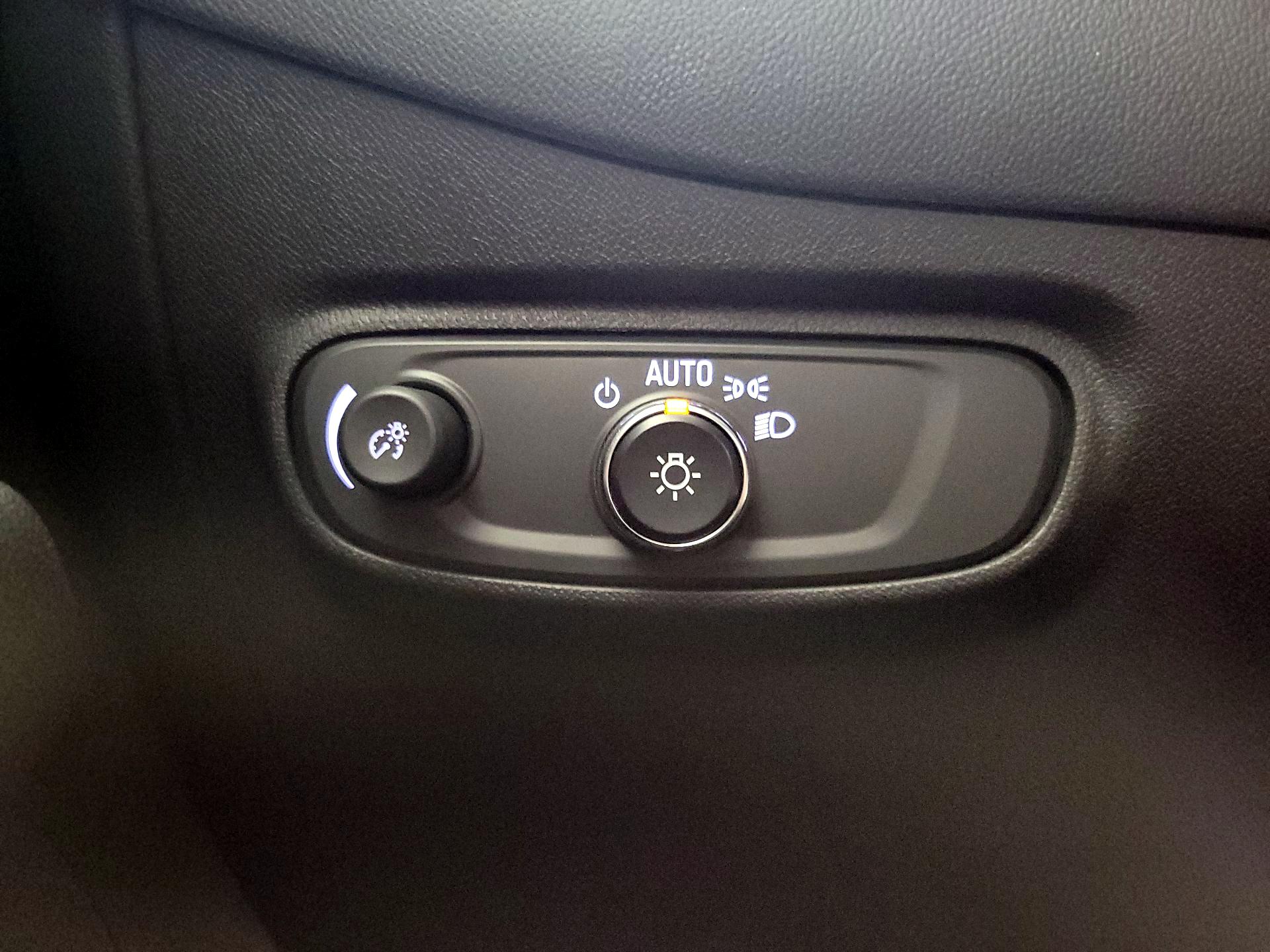 Thumbnail: 2022 Chevrolet Equinox - 13