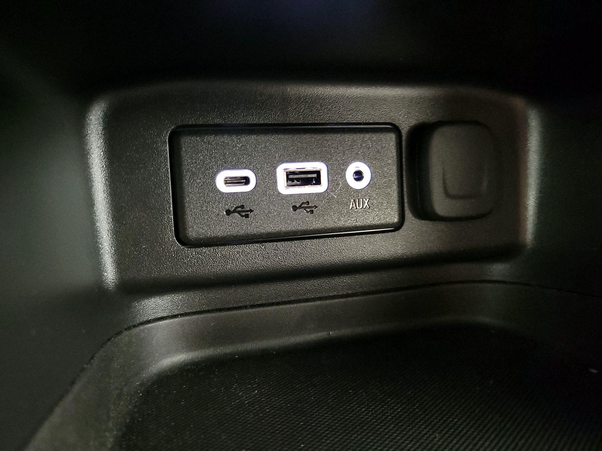 Thumbnail: 2022 Chevrolet Equinox - 18