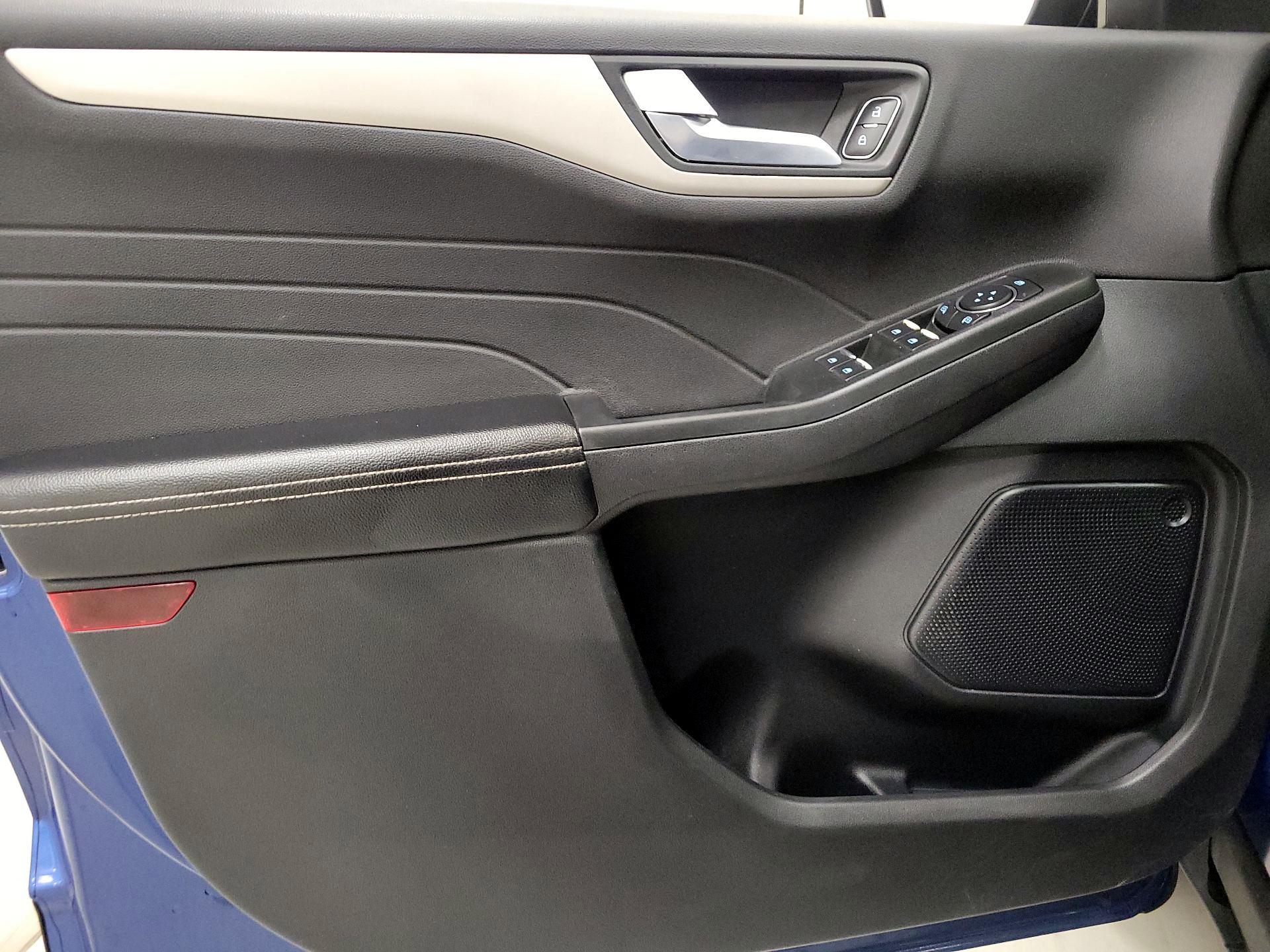 Thumbnail: 2022 Ford Escape - 12