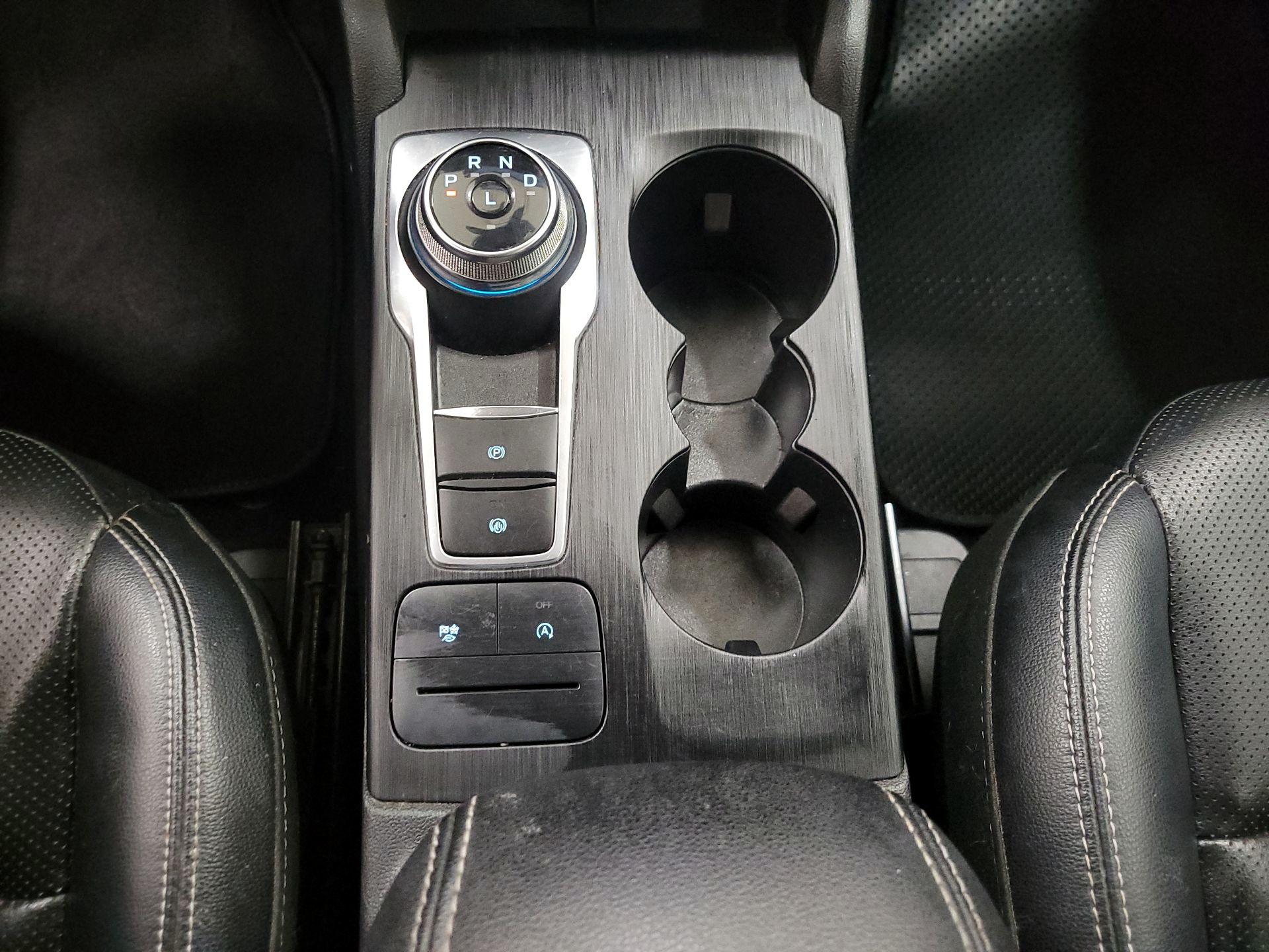 Thumbnail: 2022 Ford Escape - 17