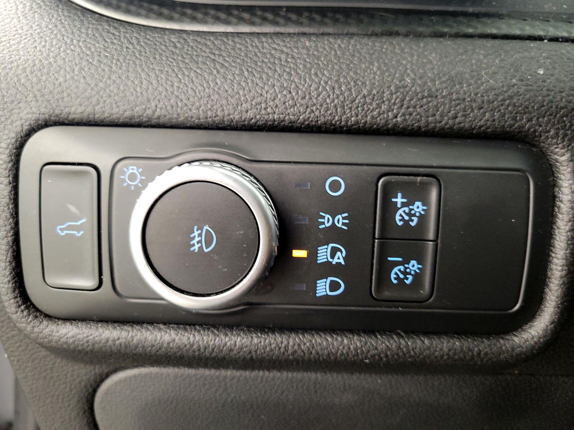 Thumbnail: 2022 Ford Explorer - 13