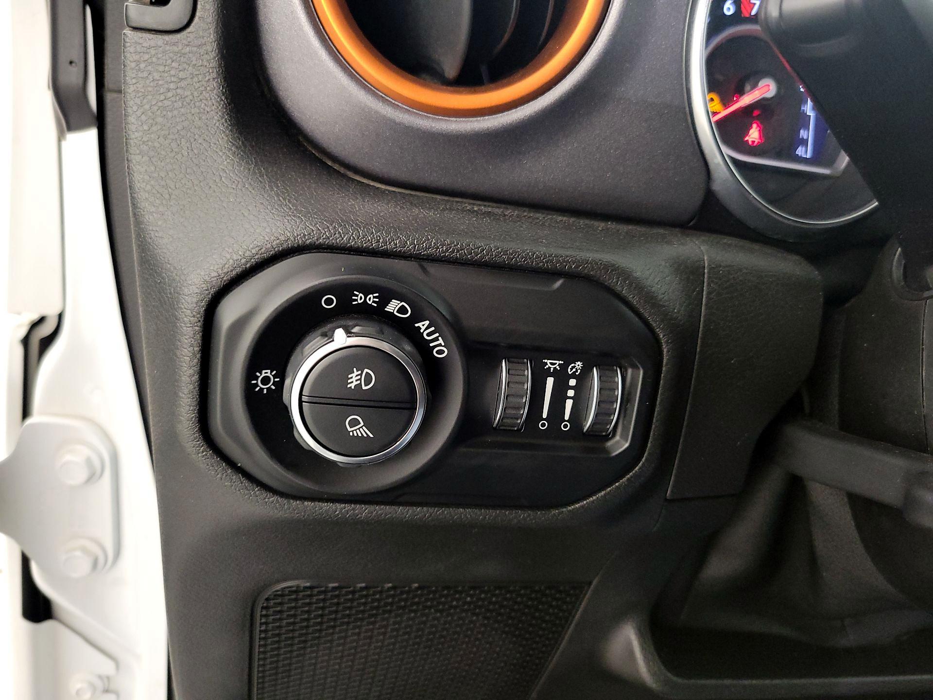 Thumbnail: 2021 Jeep Gladiator - 13