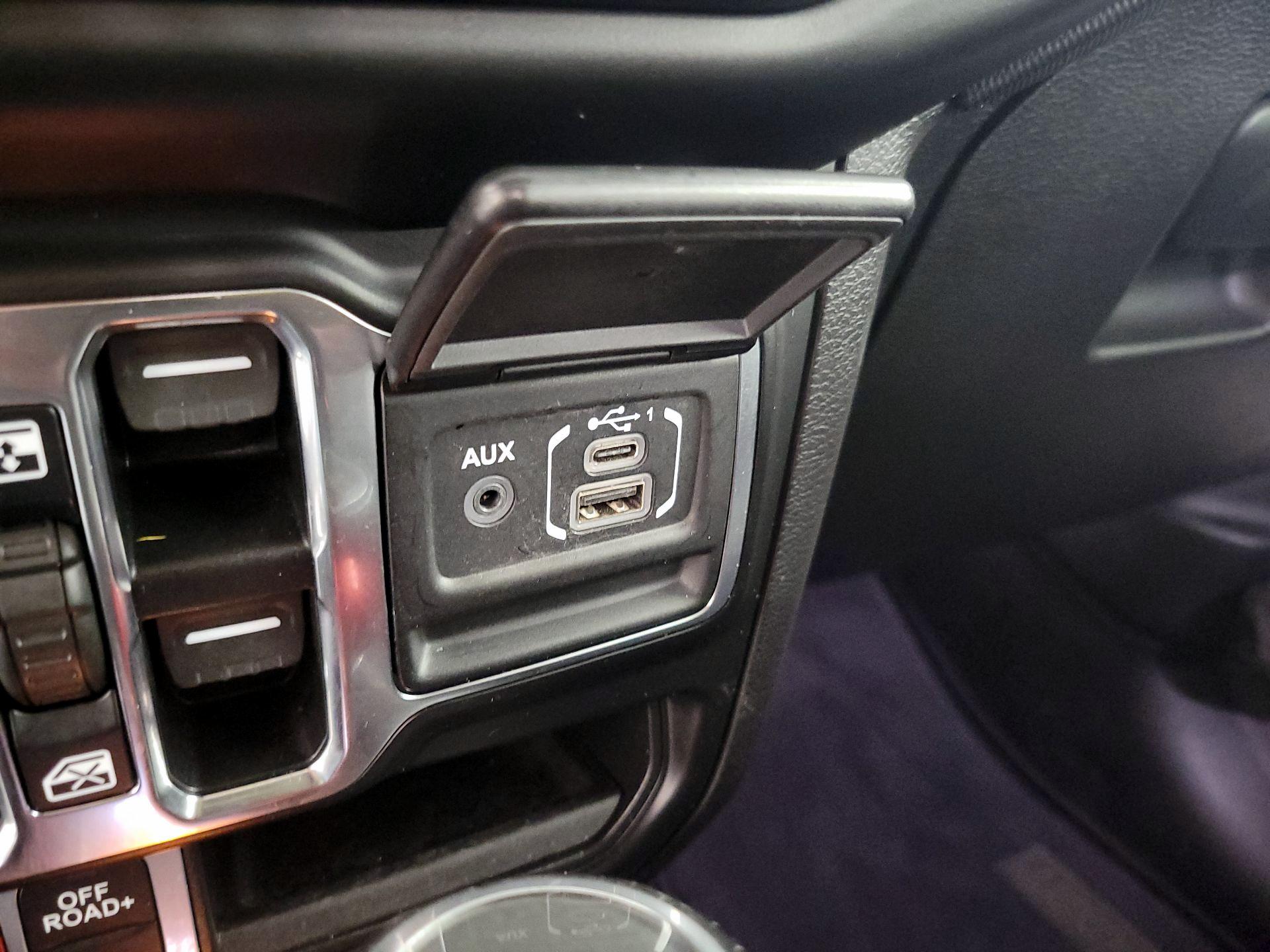 Thumbnail: 2021 Jeep Gladiator - 19