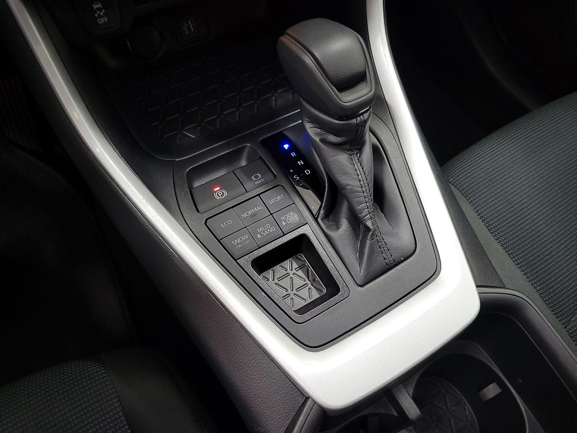 Thumbnail: 2024 Toyota RAV4 - 17