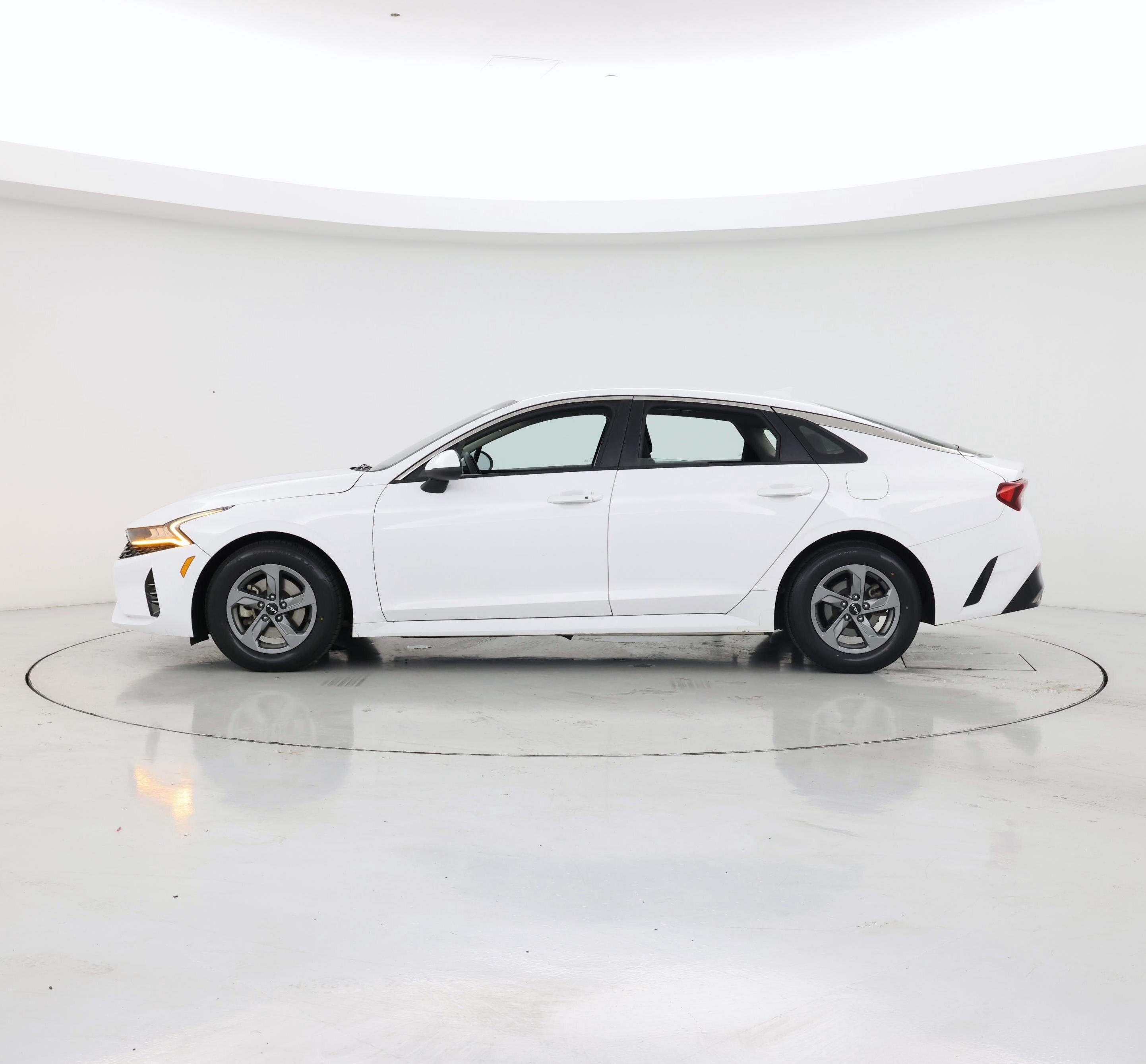 Thumbnail: 2022 Kia K5 - 3