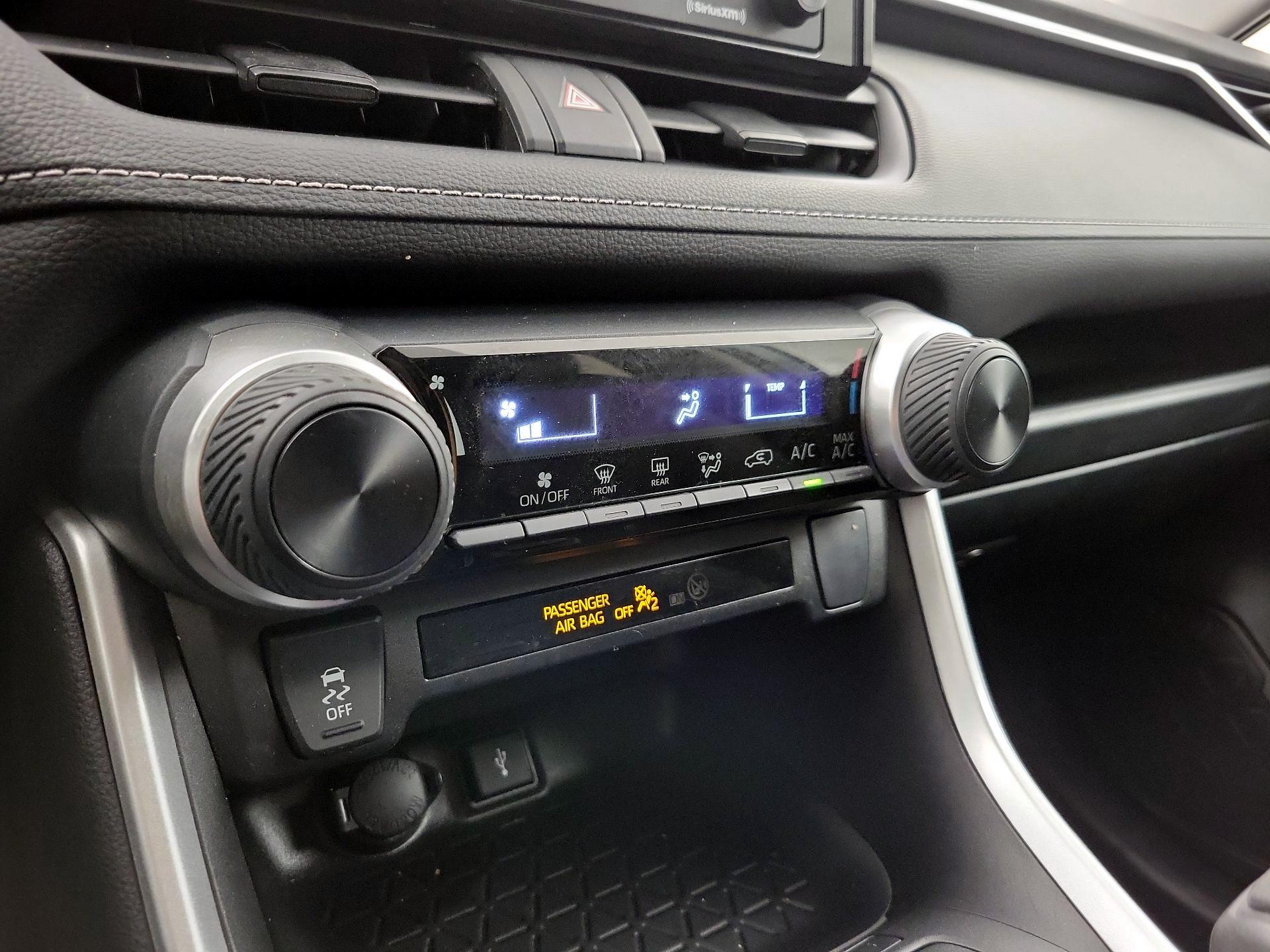 Thumbnail: 2022 Toyota RAV4 - 16