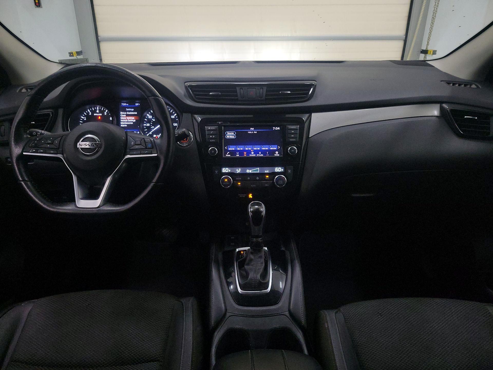 Thumbnail: 2020 Nissan Rogue Sport - 9