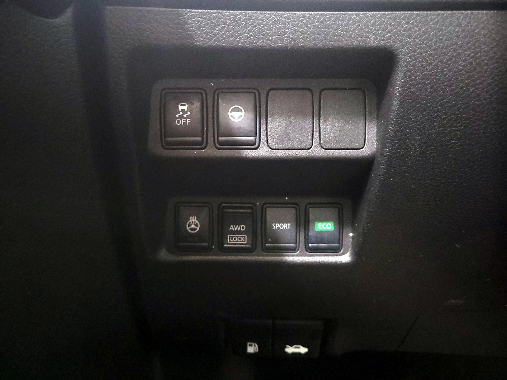 Thumbnail: 2020 Nissan Rogue Sport - 13