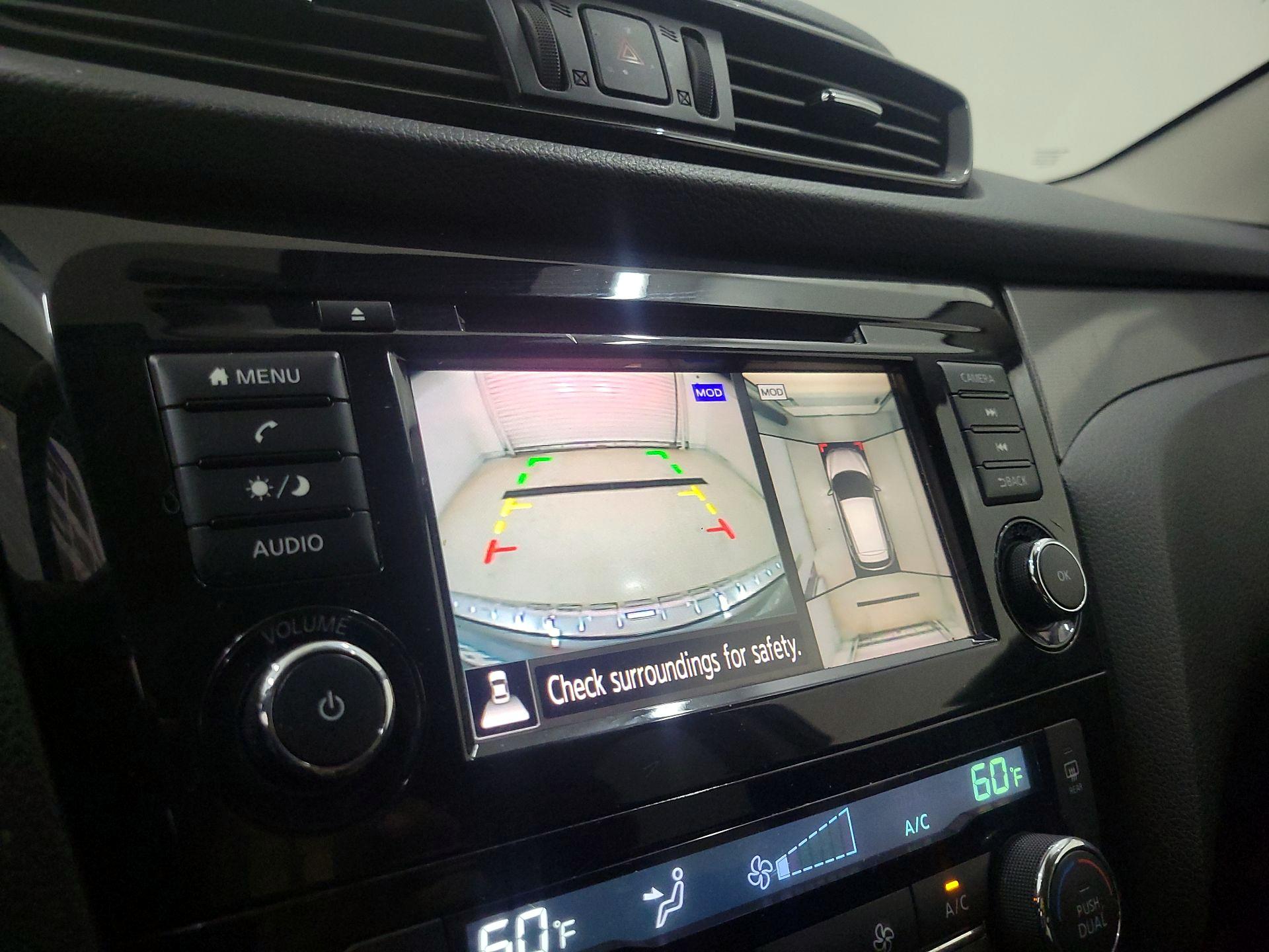 Thumbnail: 2020 Nissan Rogue Sport - 14