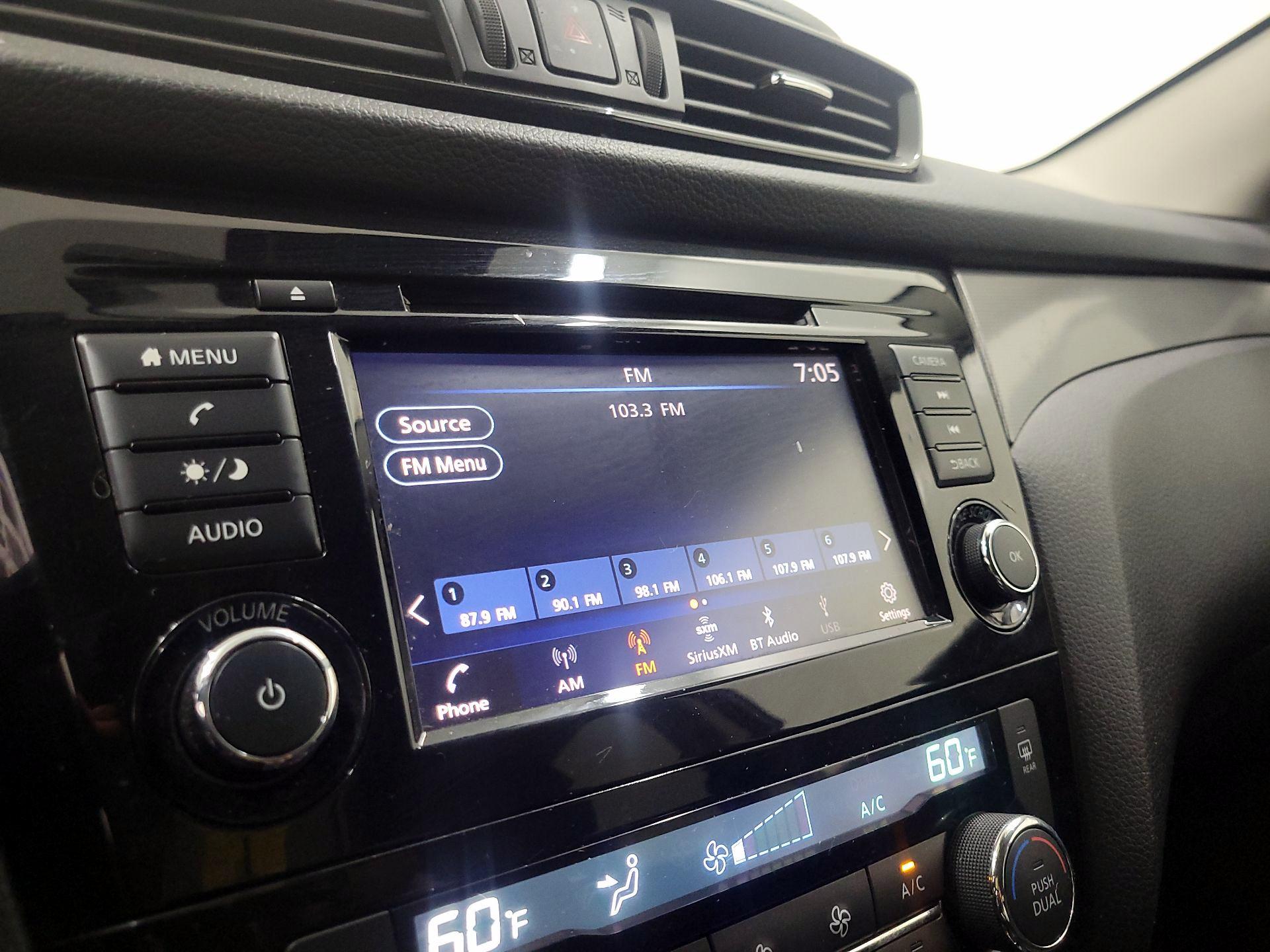 Thumbnail: 2020 Nissan Rogue Sport - 15