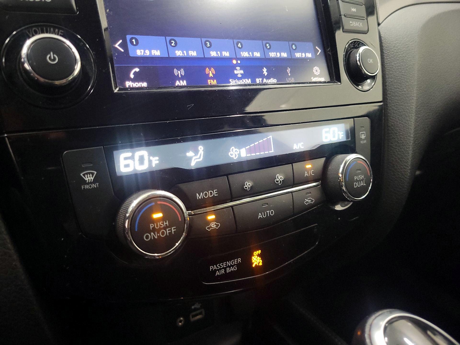 Thumbnail: 2020 Nissan Rogue Sport - 16