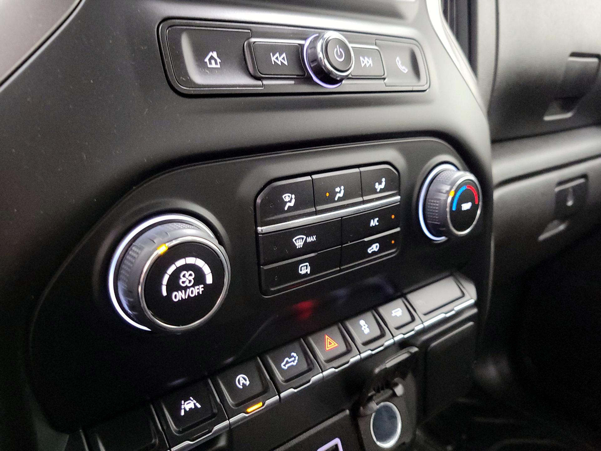 Thumbnail: 2024 Chevrolet Silverado 1500 - 16