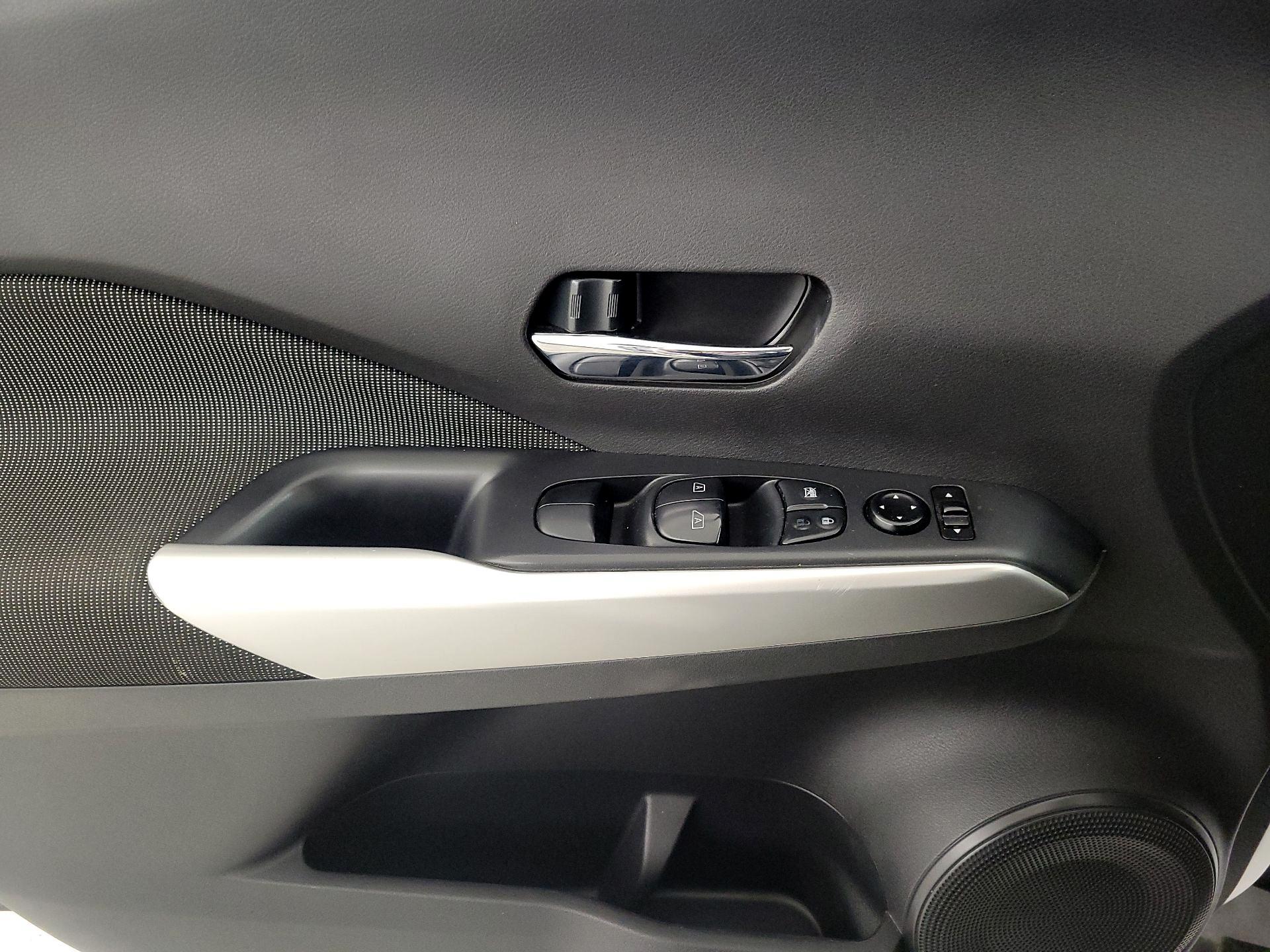 Thumbnail: 2020 Nissan Kicks - 12