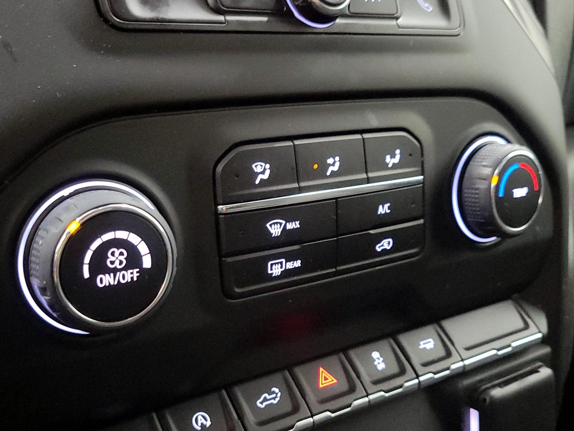 Thumbnail: 2022 Chevrolet Silverado 1500 - 16