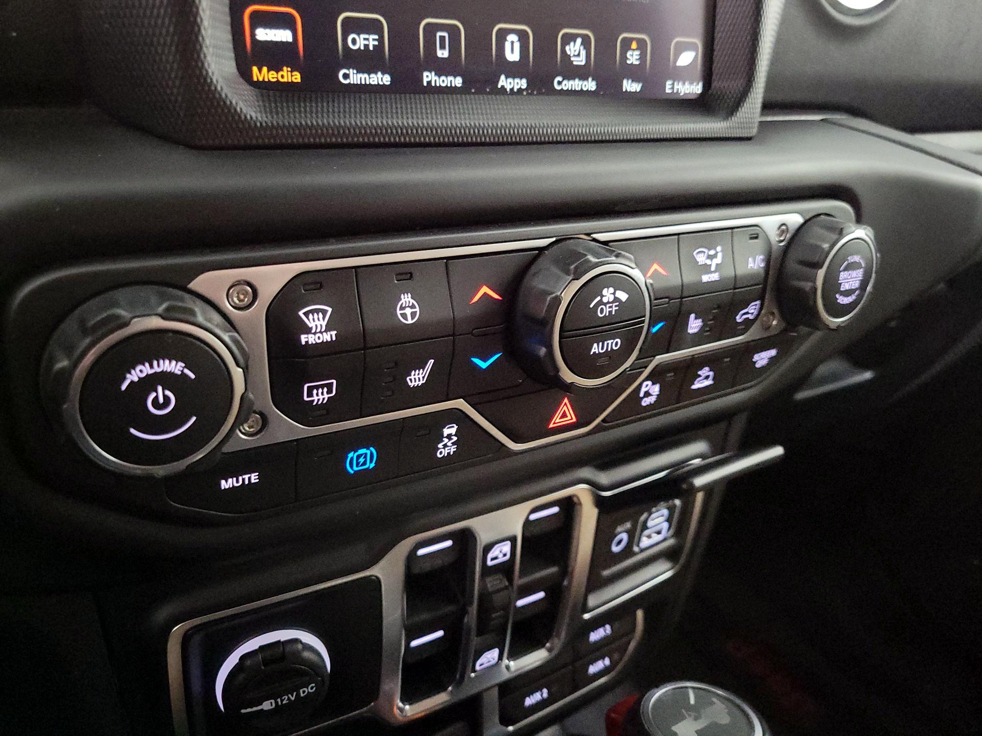 Thumbnail: 2023 Jeep Wrangler - 17