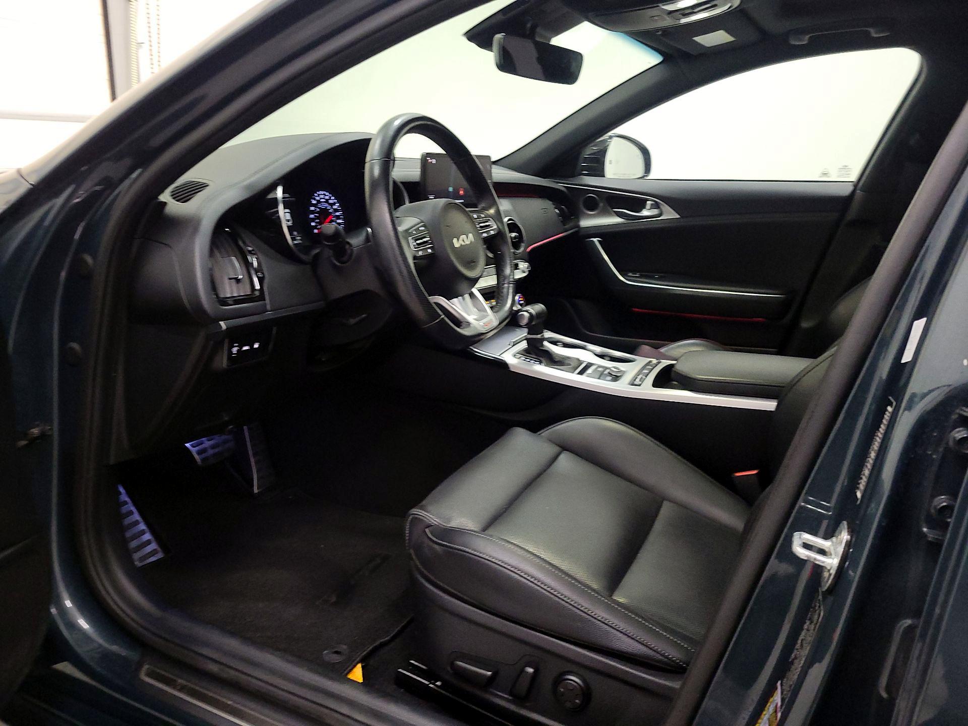 Thumbnail: 2022 Kia Stinger - 11