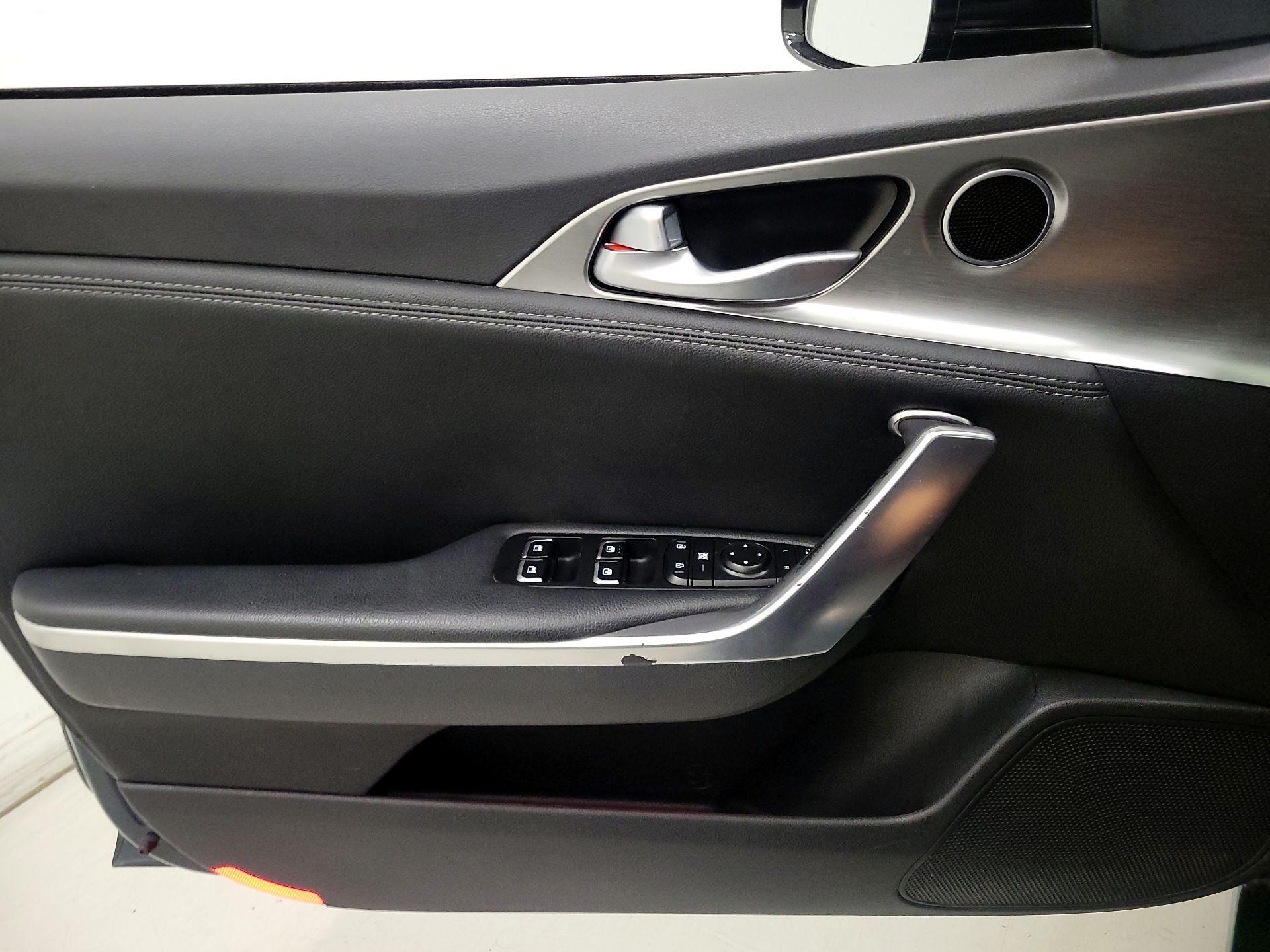 Thumbnail: 2022 Kia Stinger - 12