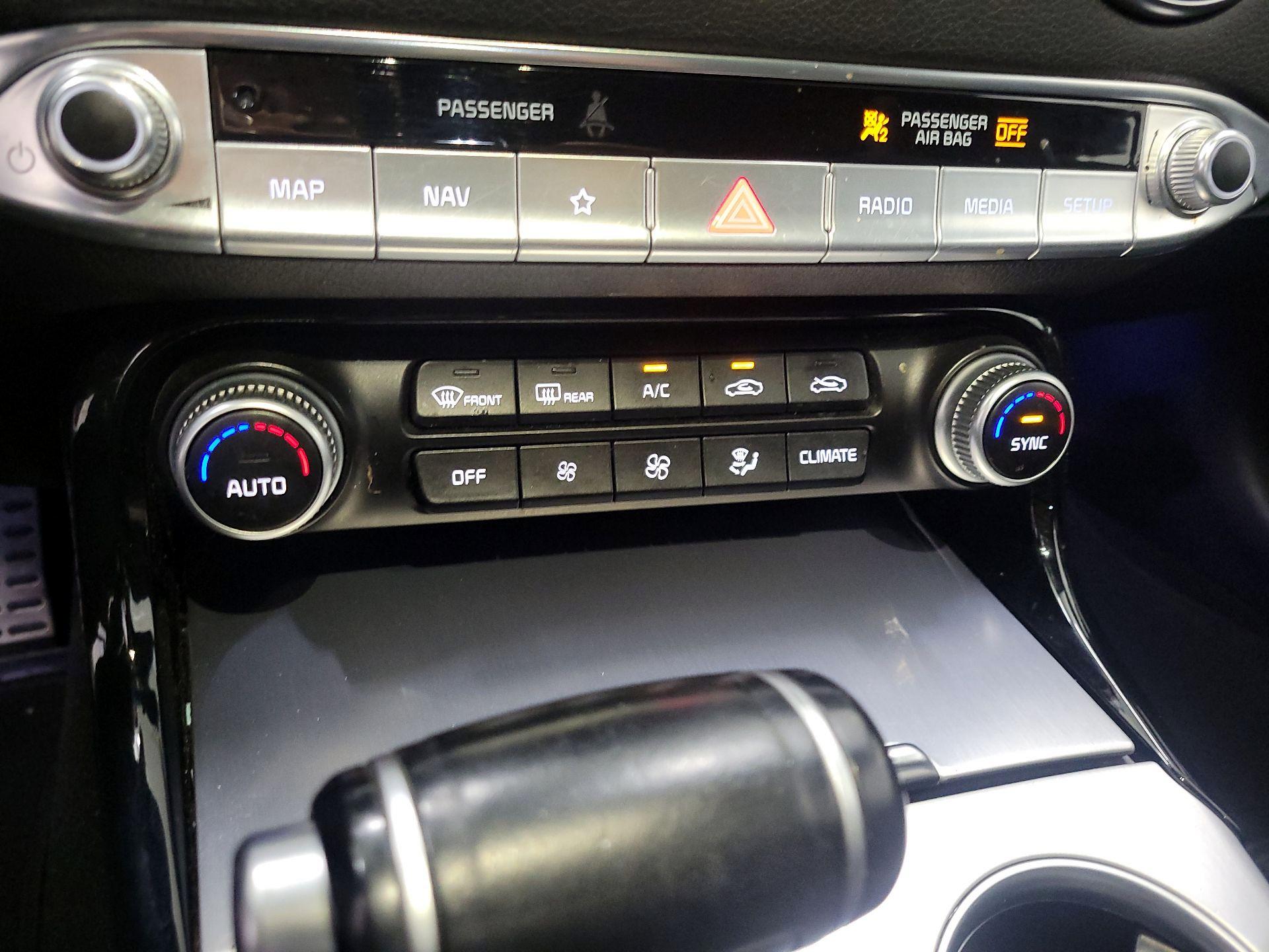 Thumbnail: 2022 Kia Stinger - 17