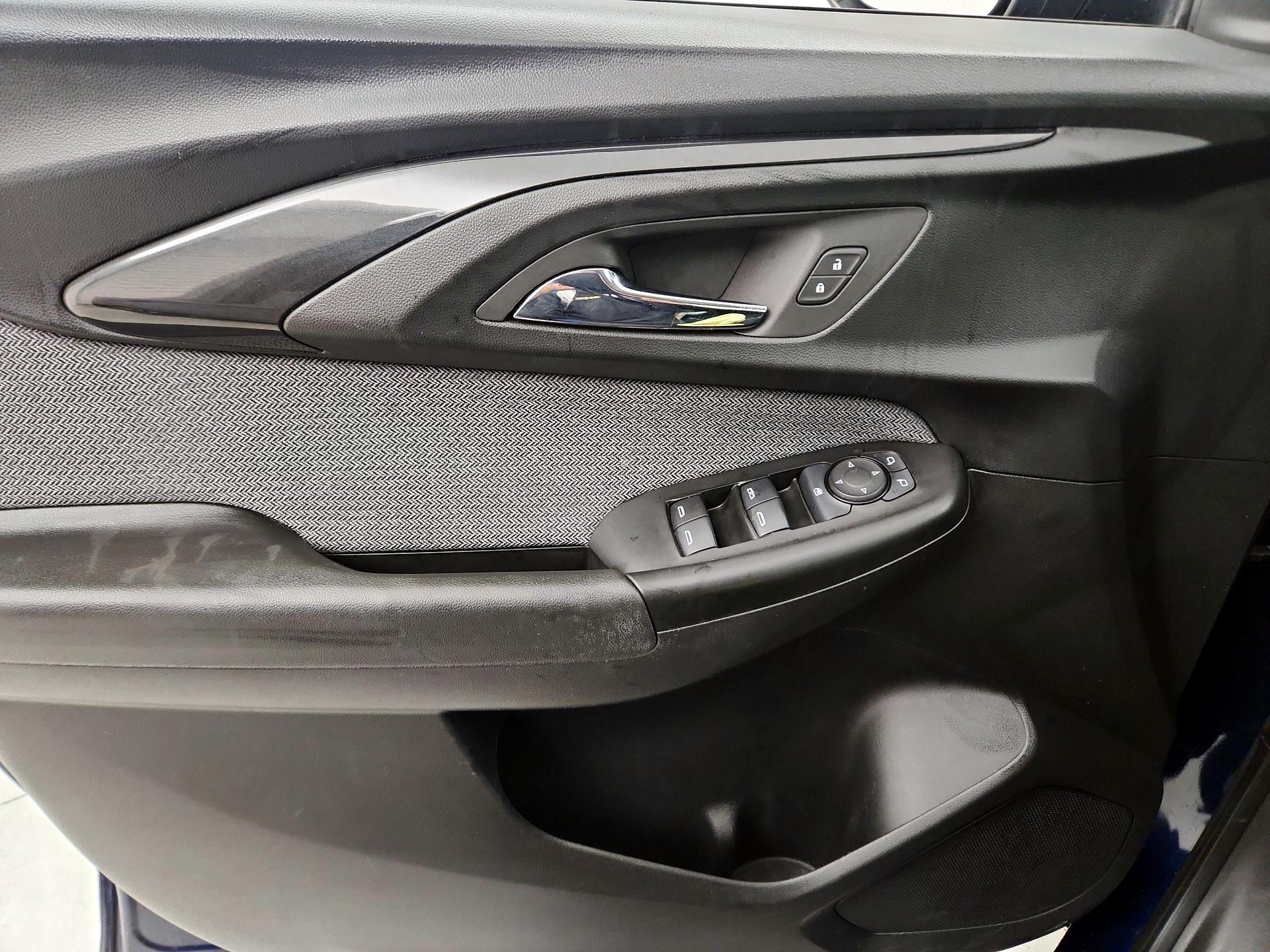 Thumbnail: 2023 Chevrolet TrailBlazer - 12