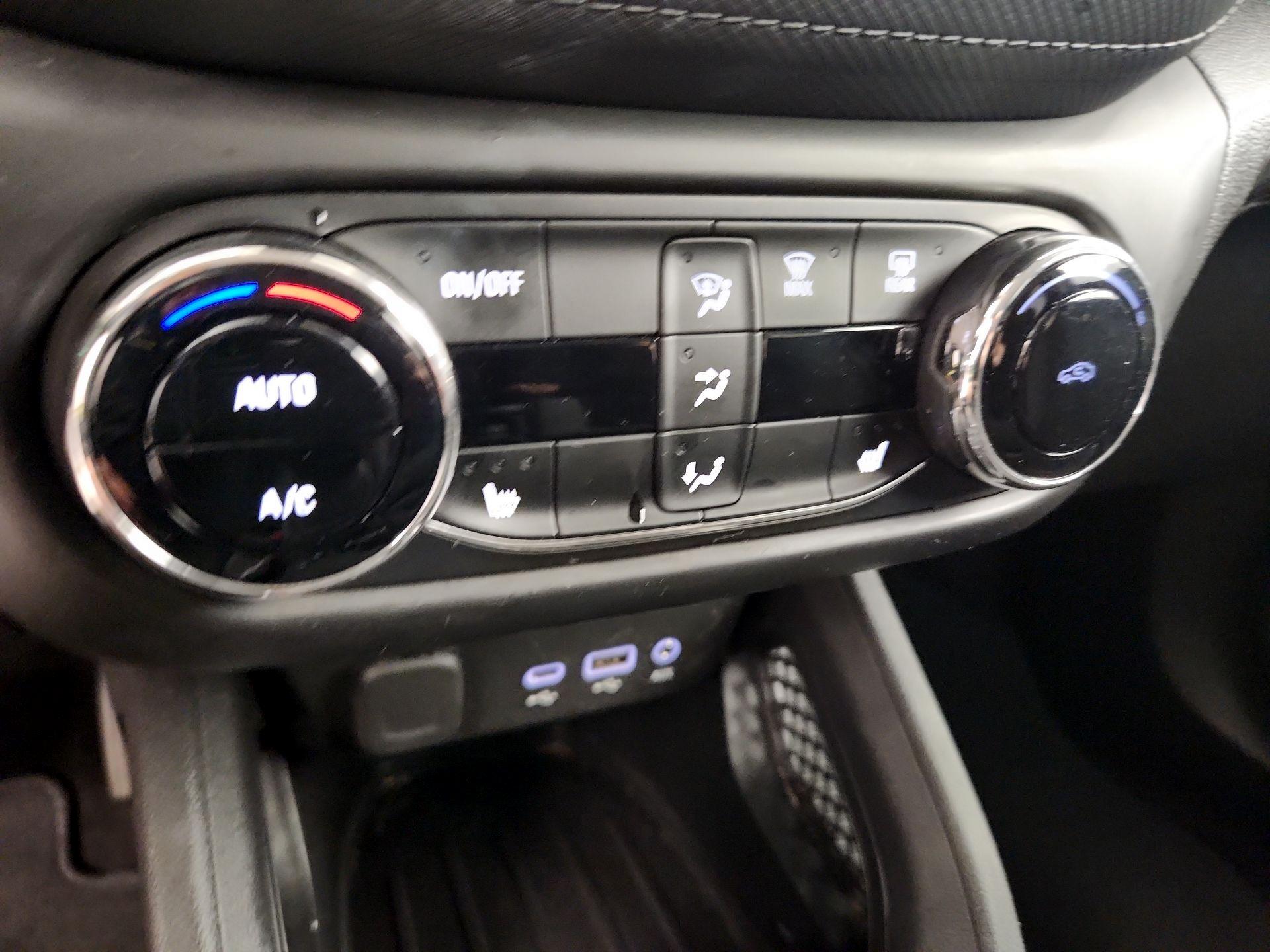 Thumbnail: 2023 Chevrolet TrailBlazer - 16