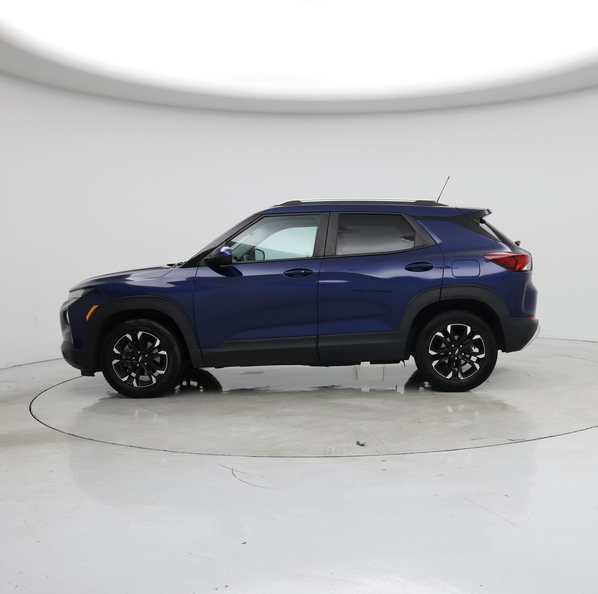 Thumbnail: 2023 Chevrolet TrailBlazer - 3