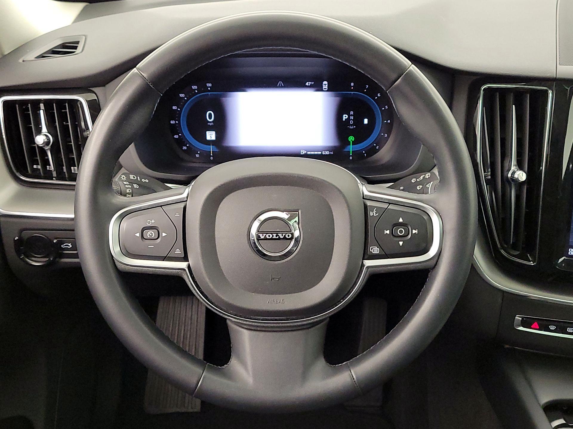 Thumbnail: 2023 Volvo XC60 - 10